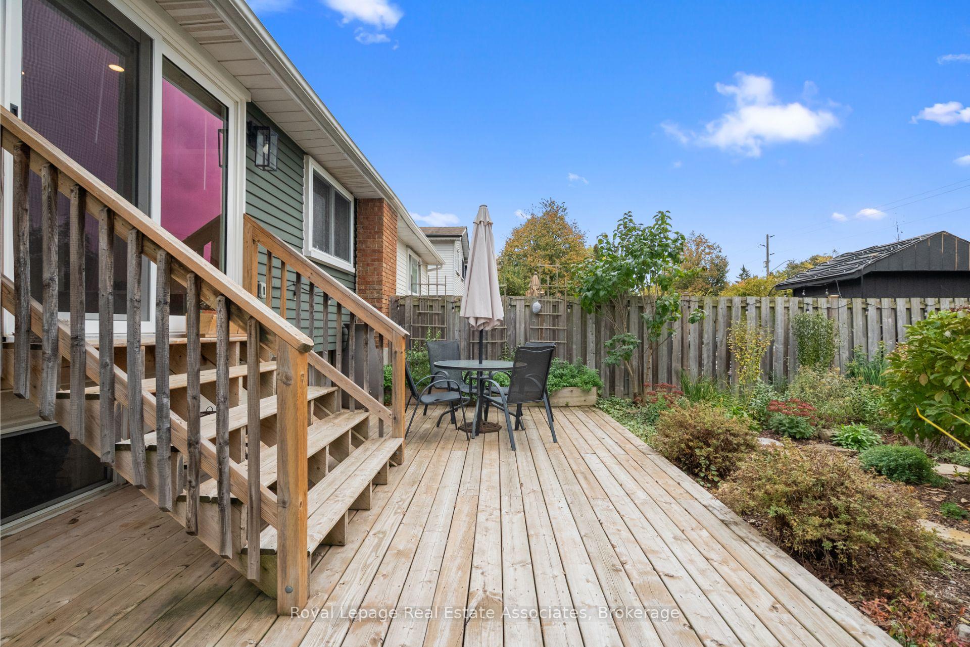 Photo 41 of 86 Queensdale Crescent, Guelph, Willow West/Sugarbush/West Acres — HOMEH