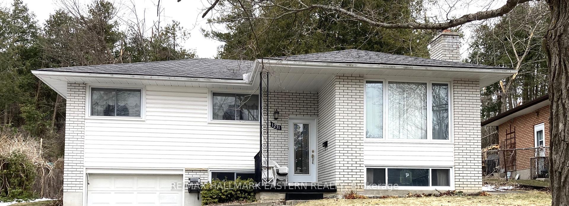 Photo 4 of 1231 Olympus Avenue, Peterborough, Northcrest Ward 5 — HOMEH