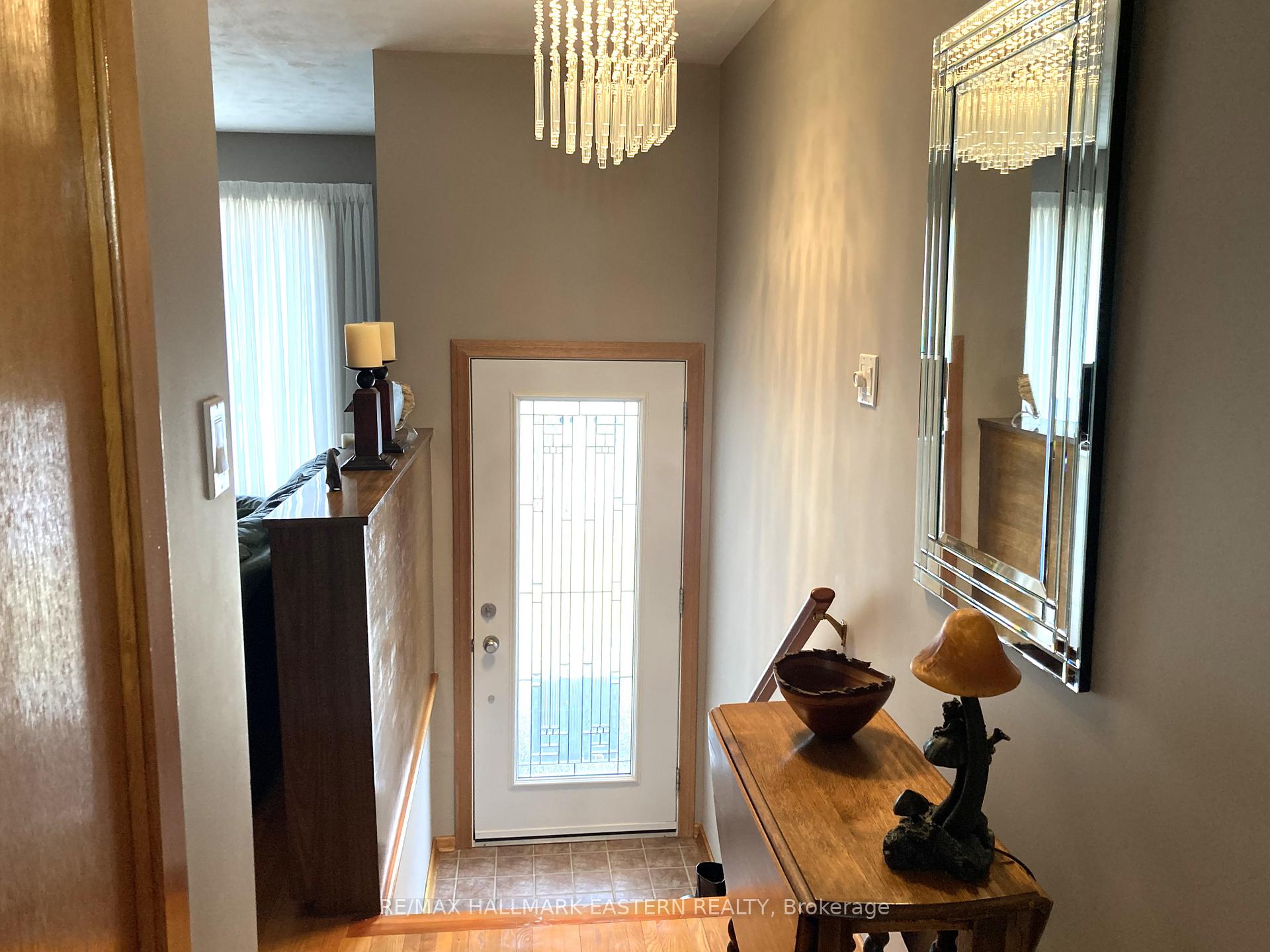 Photo 10 of 1231 Olympus Avenue, Peterborough, Northcrest Ward 5 — HOMEH