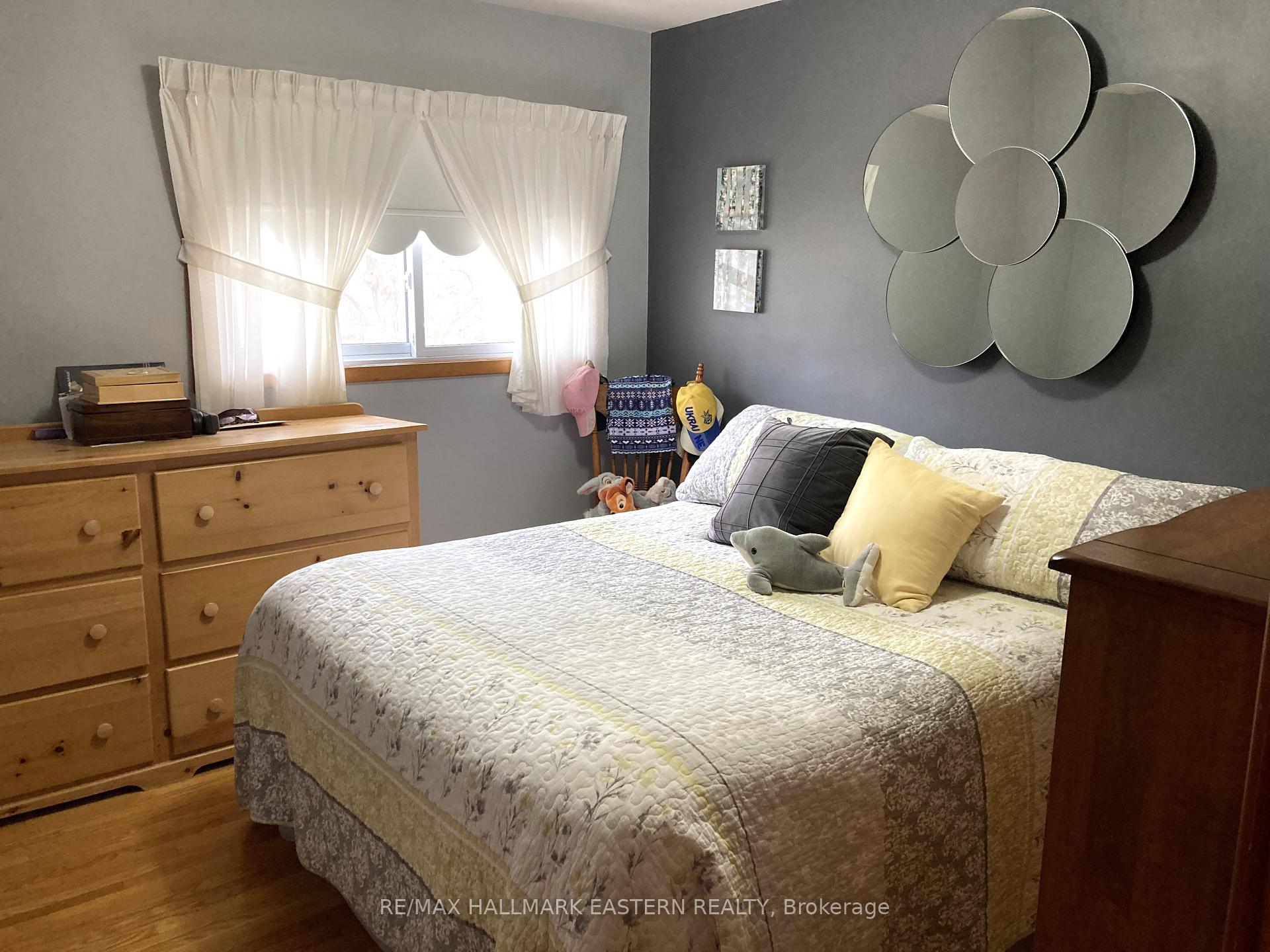 Photo 16 of 1231 Olympus Avenue, Peterborough, Northcrest Ward 5 — HOMEH