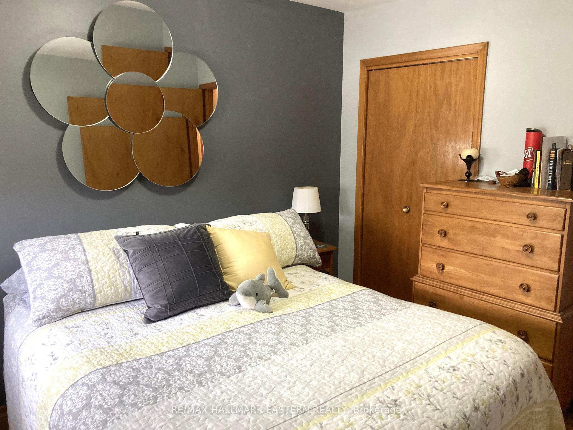 Photo 17 of 1231 Olympus Avenue, Peterborough, Northcrest Ward 5 — HOMEH