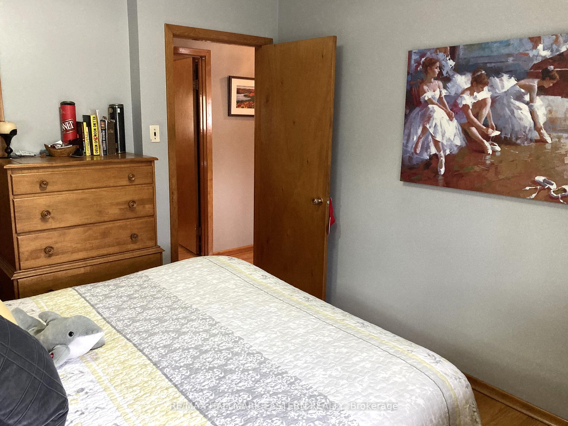 Photo 18 of 1231 Olympus Avenue, Peterborough, Northcrest Ward 5 — HOMEH
