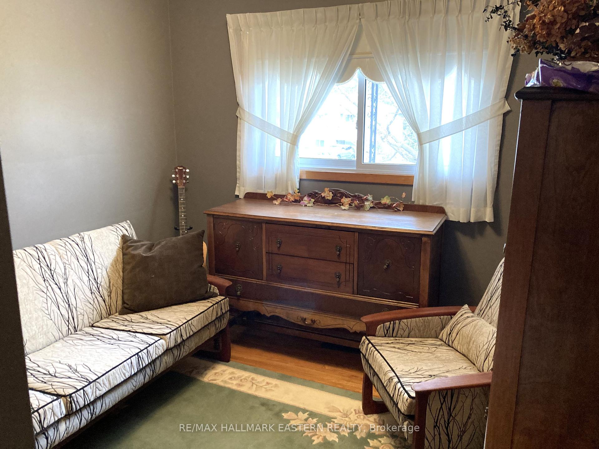 Photo 19 of 1231 Olympus Avenue, Peterborough, Northcrest Ward 5 — HOMEH