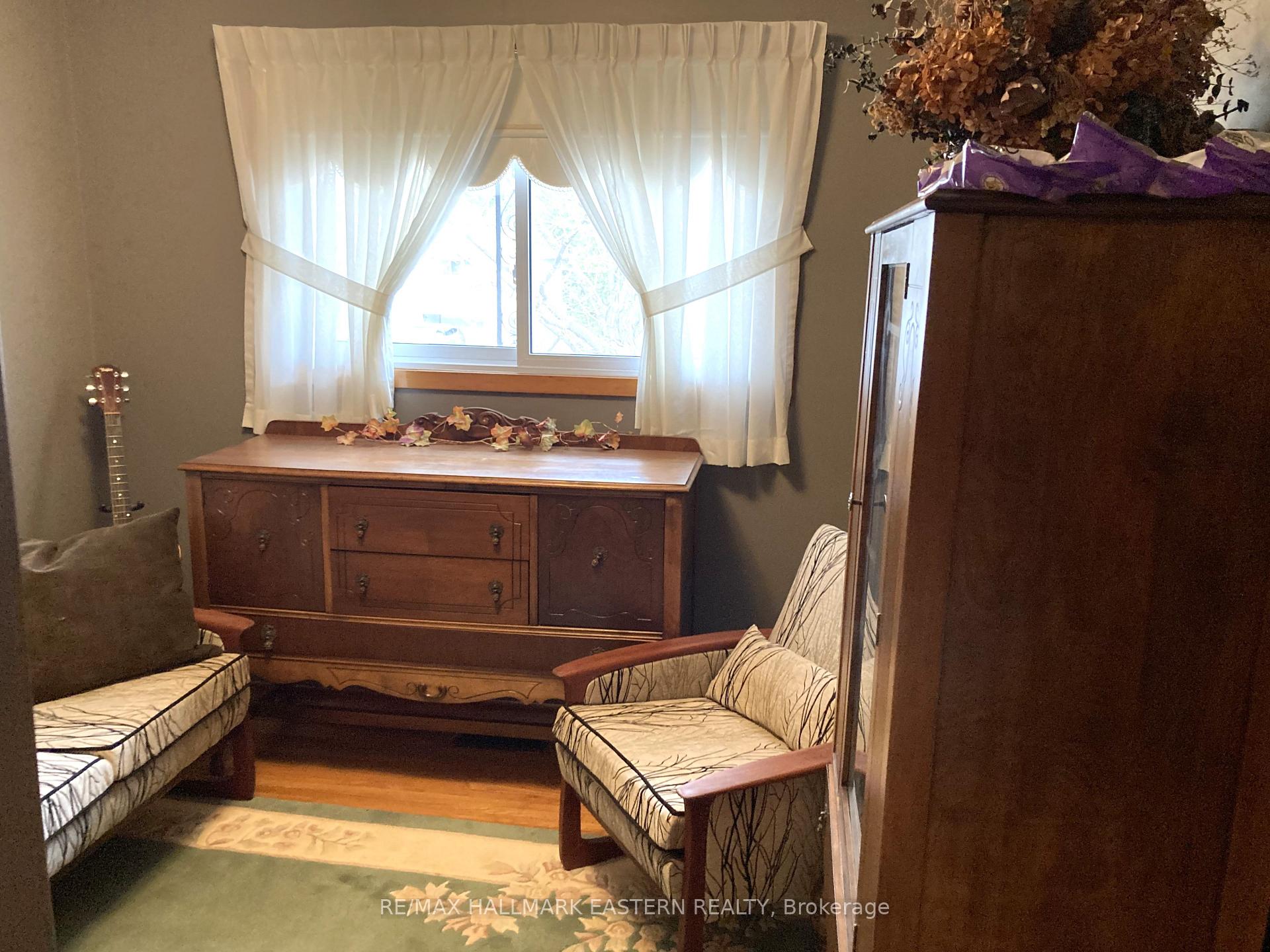 Photo 20 of 1231 Olympus Avenue, Peterborough, Northcrest Ward 5 — HOMEH