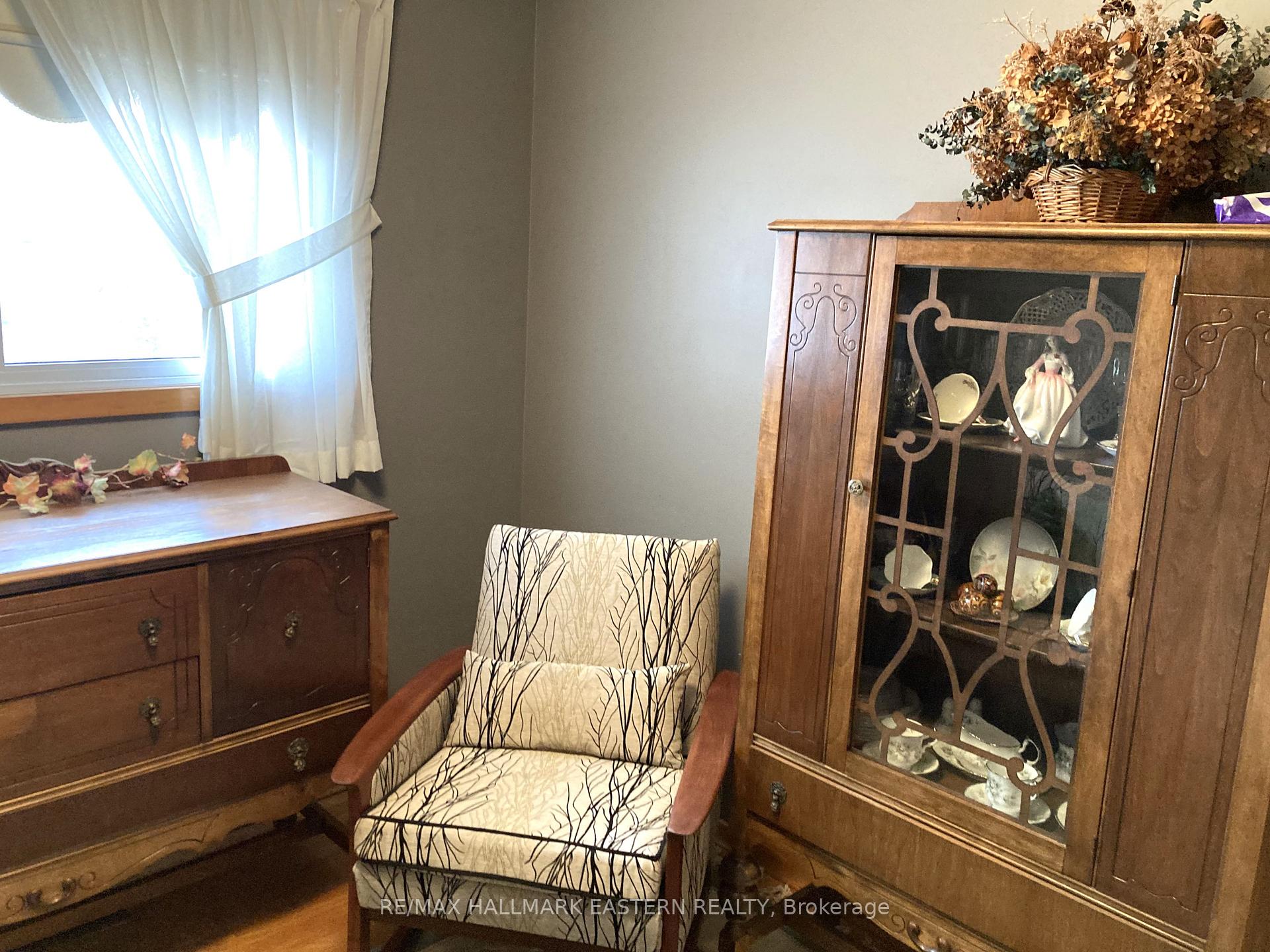 Photo 21 of 1231 Olympus Avenue, Peterborough, Northcrest Ward 5 — HOMEH