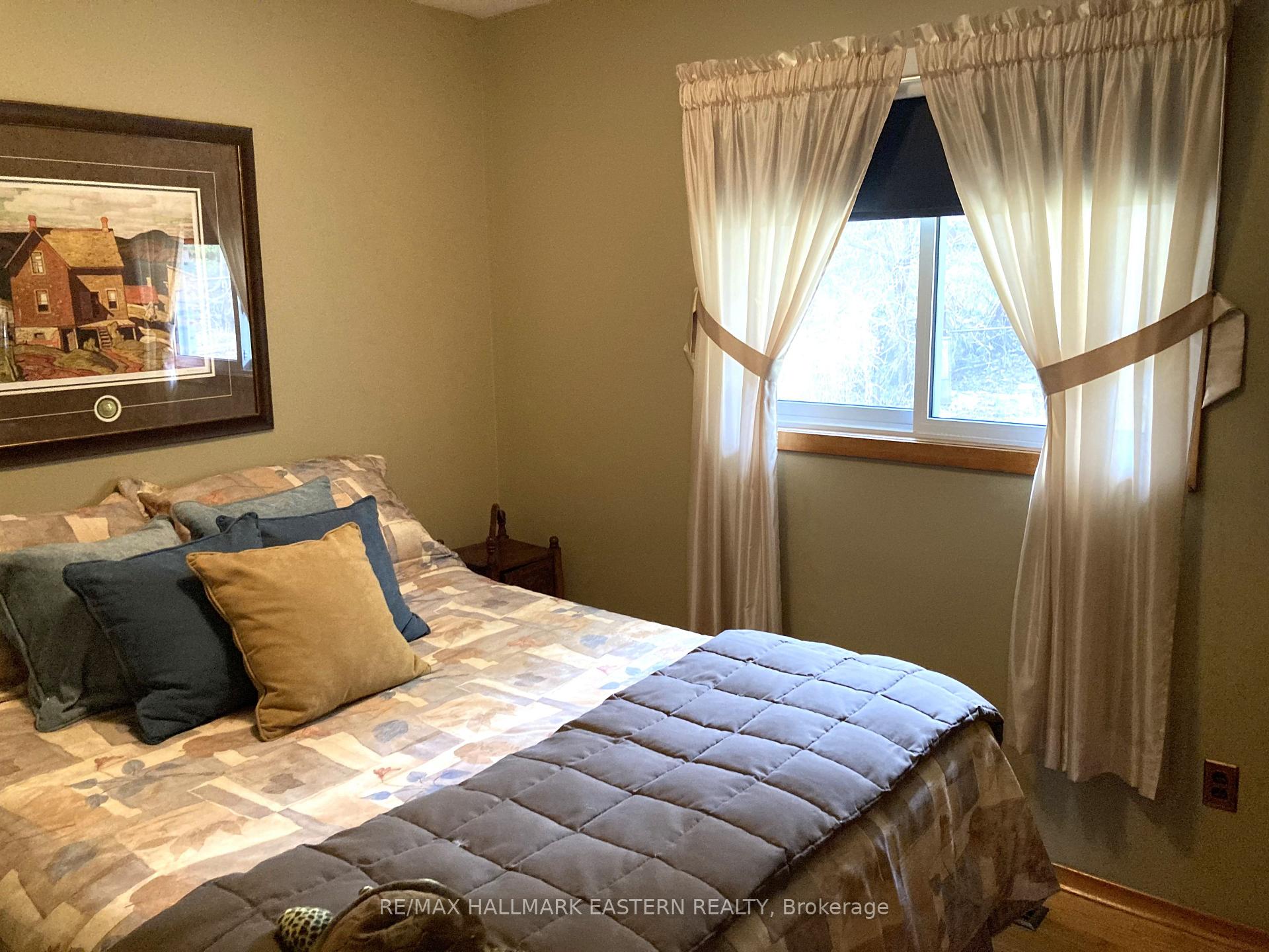 Photo 22 of 1231 Olympus Avenue, Peterborough, Northcrest Ward 5 — HOMEH