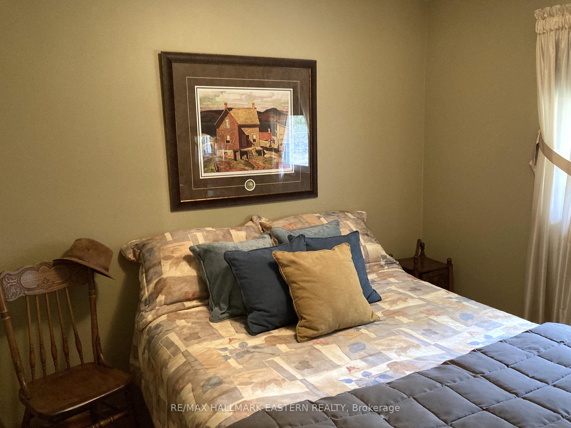 Photo 23 of 1231 Olympus Avenue, Peterborough, Northcrest Ward 5 — HOMEH