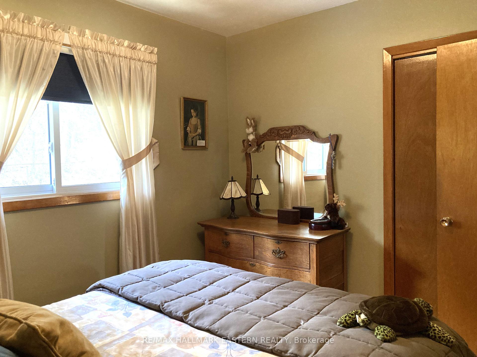 Photo 24 of 1231 Olympus Avenue, Peterborough, Northcrest Ward 5 — HOMEH