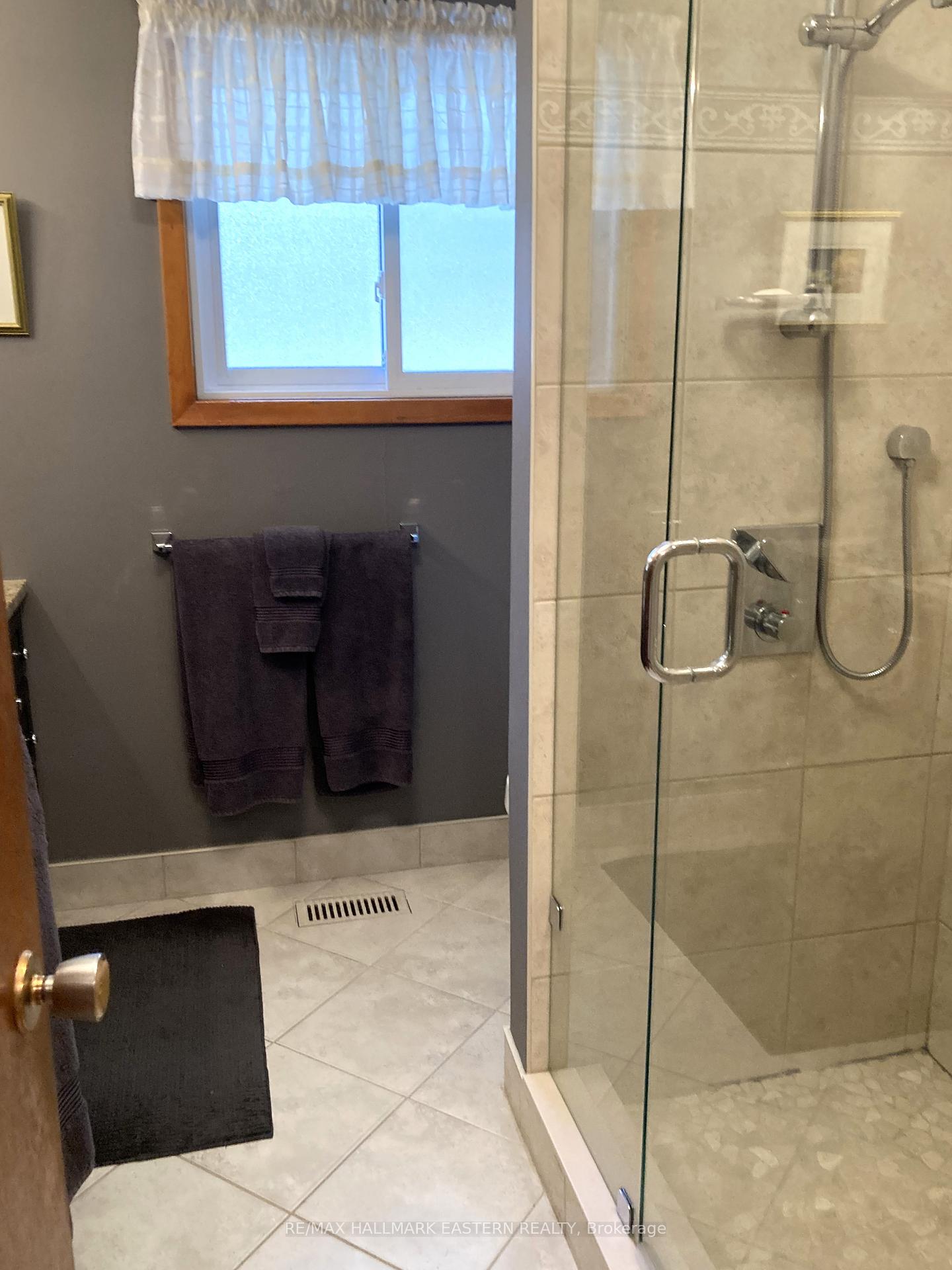 Photo 25 of 1231 Olympus Avenue, Peterborough, Northcrest Ward 5 — HOMEH