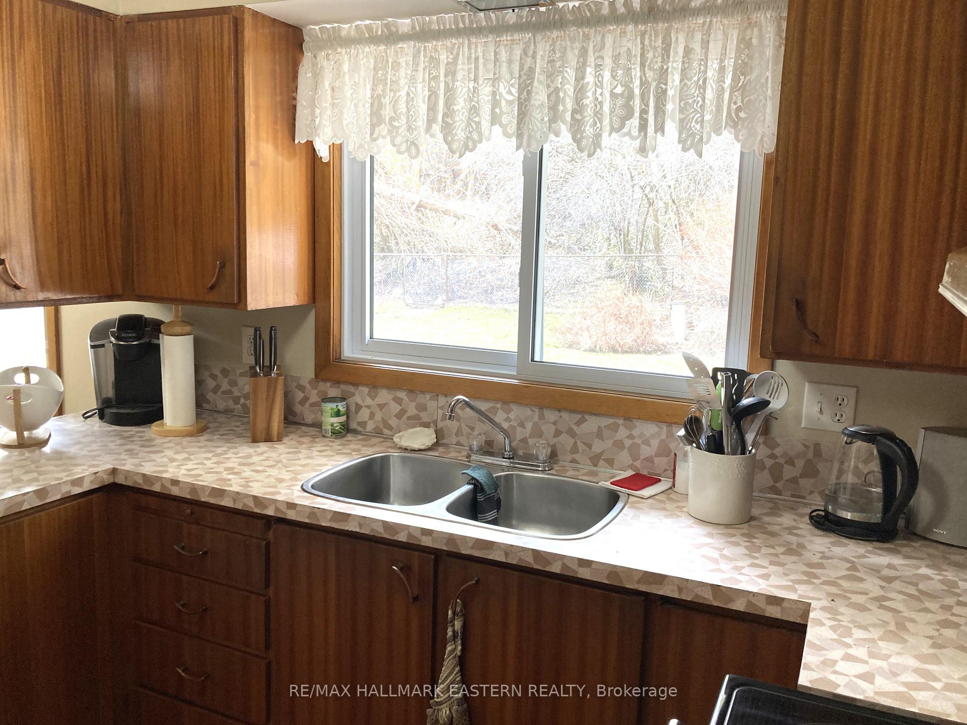 Photo 34 of 1231 Olympus Avenue, Peterborough, Northcrest Ward 5 — HOMEH