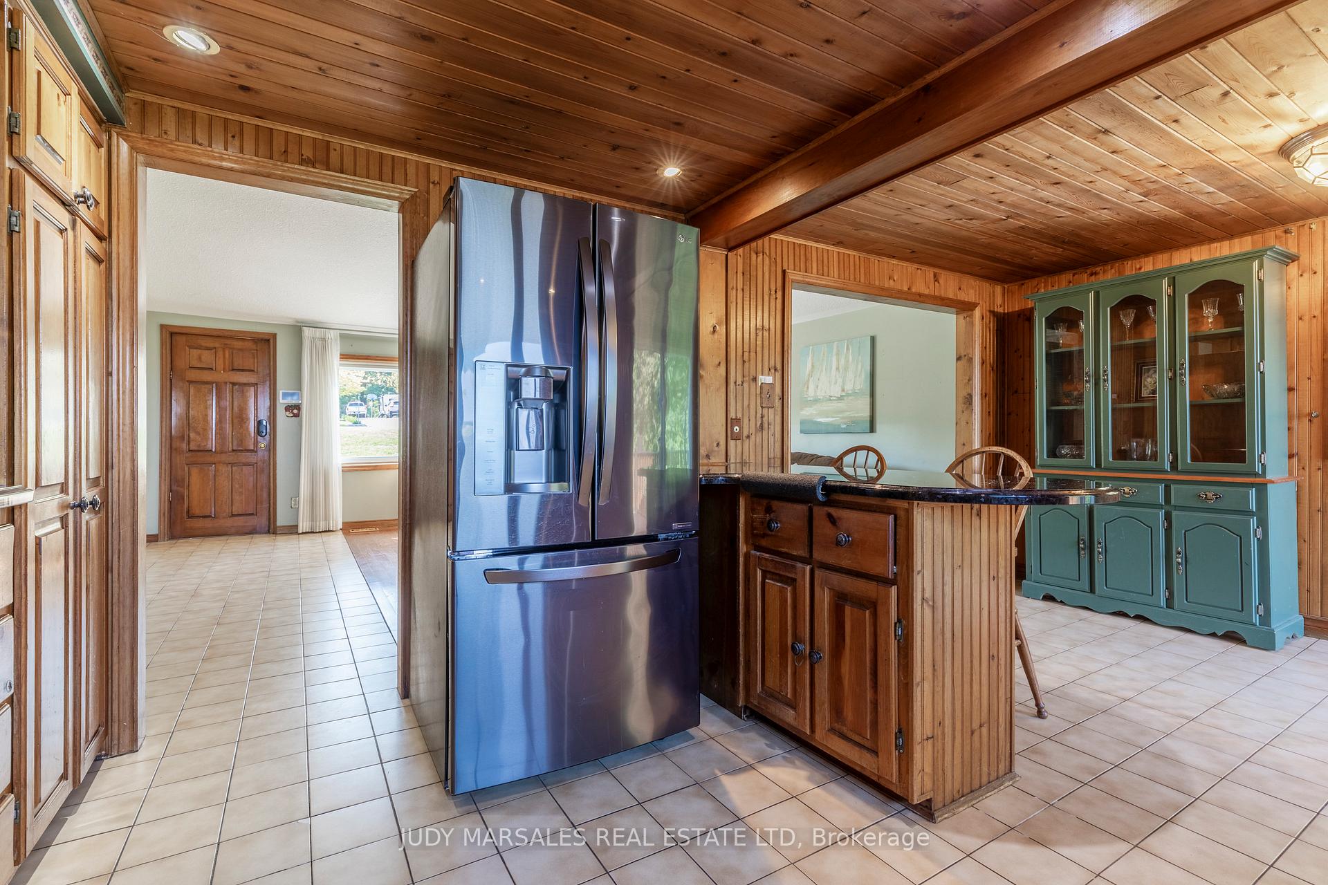 Photo 11 of 25 Ridge Road E, Grimsby, Grimsby Escarpment — HOMEH
