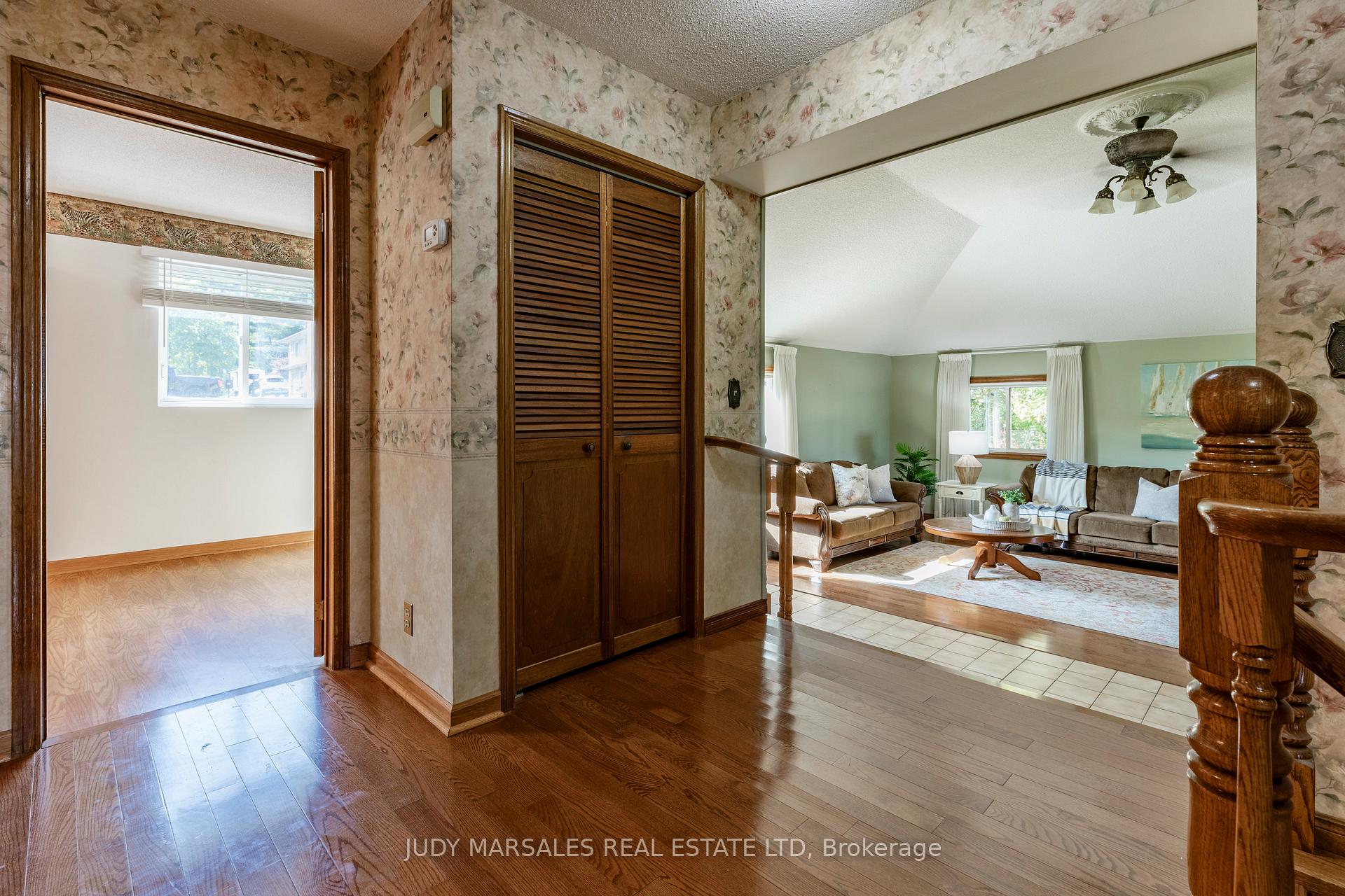 Photo 13 of 25 Ridge Road E, Grimsby, Grimsby Escarpment — HOMEH