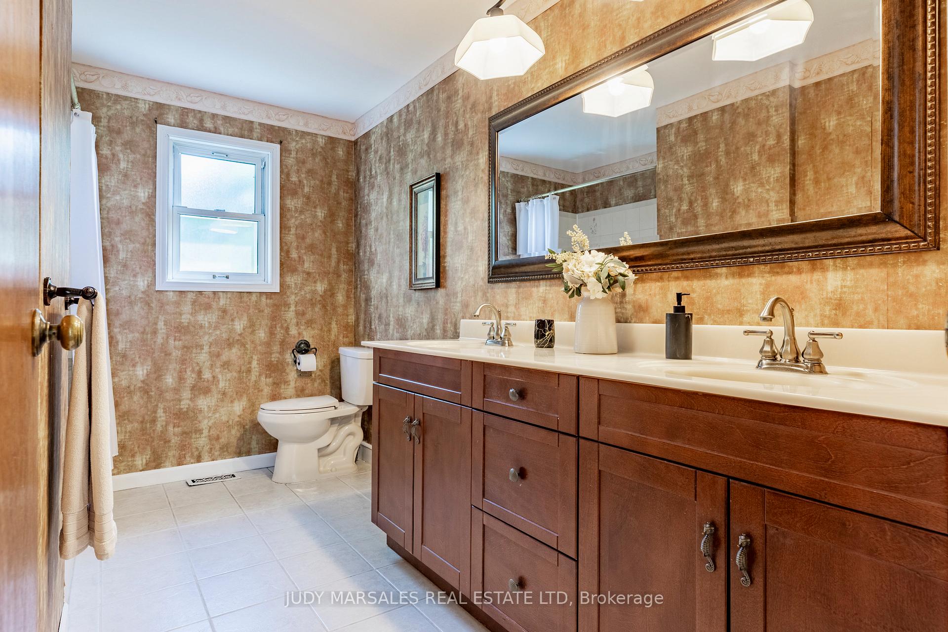 Photo 22 of 25 Ridge Road E, Grimsby, Grimsby Escarpment — HOMEH