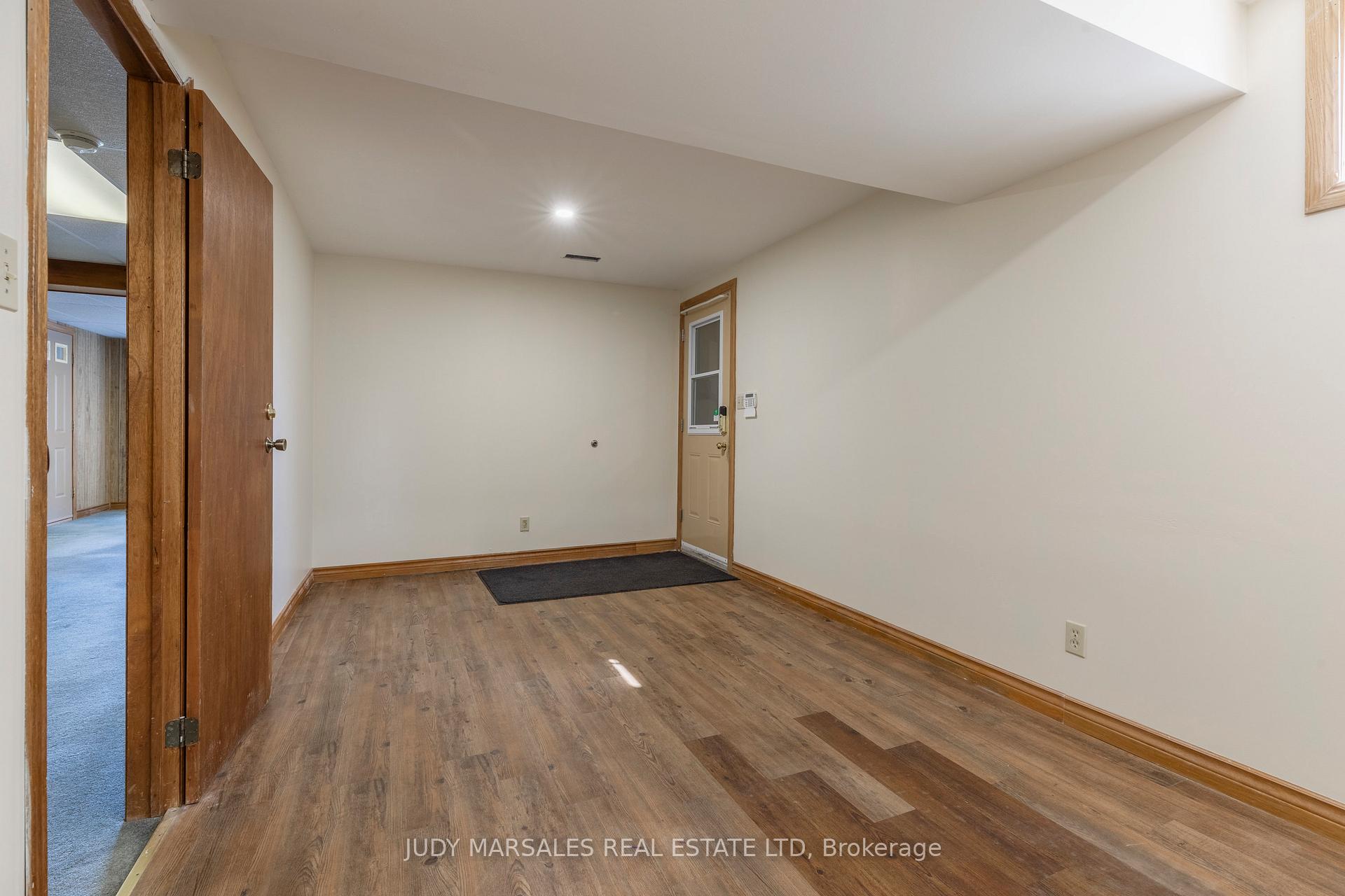 Photo 26 of 25 Ridge Road E, Grimsby, Grimsby Escarpment — HOMEH