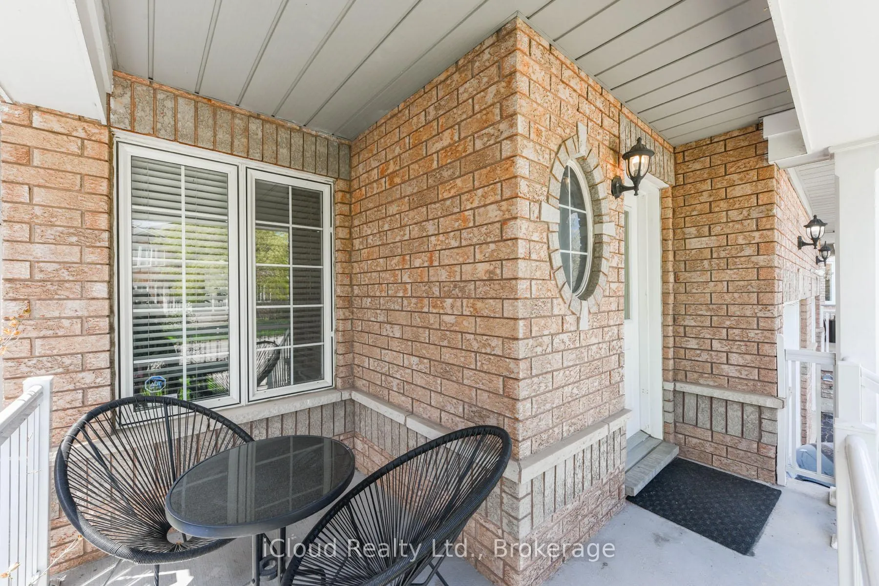 Photo 4 of 12 Bramcedar Crescent, Brampton, Northwest Sandalwood Parkway — HOMEH