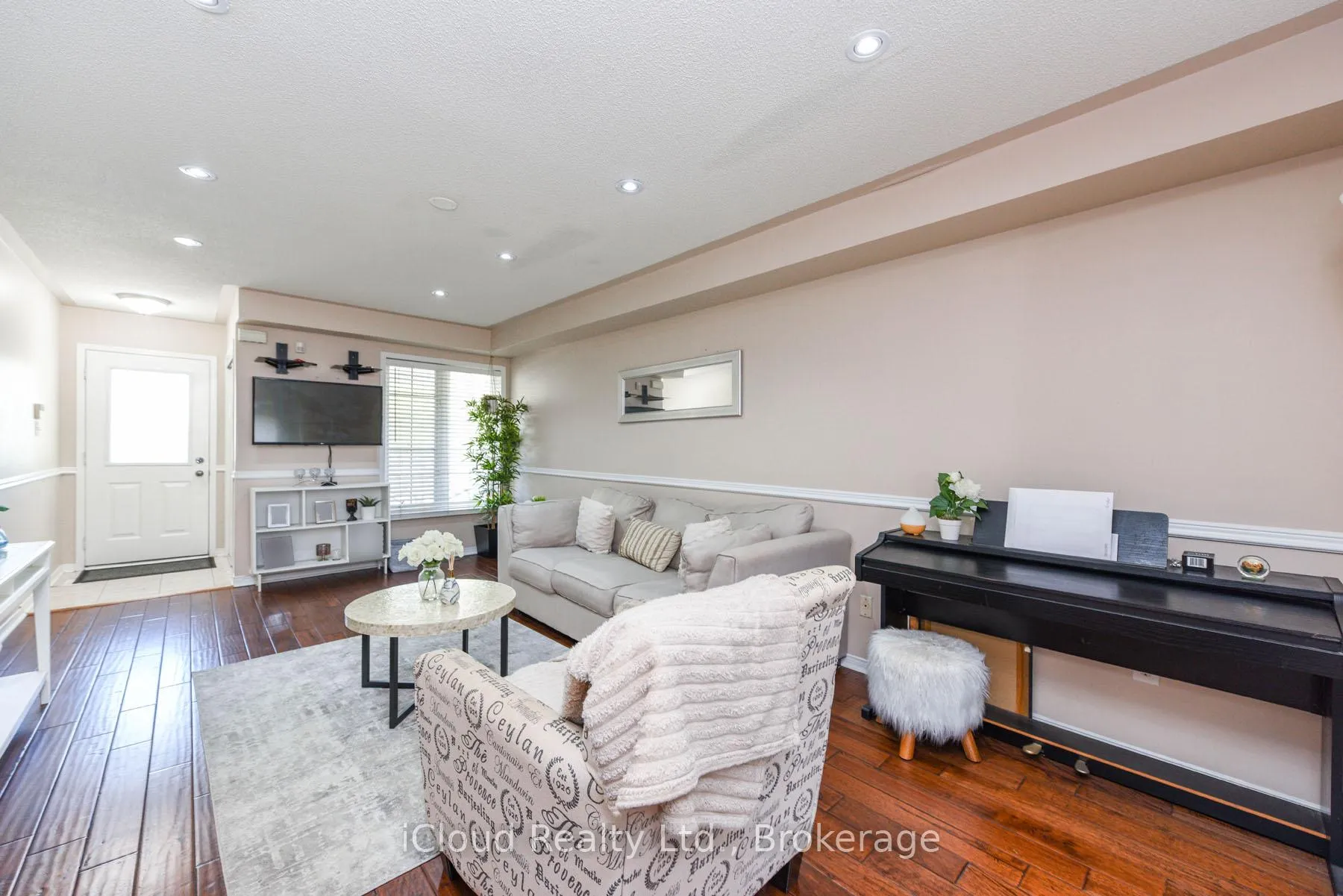 Photo 10 of 12 Bramcedar Crescent, Brampton, Northwest Sandalwood Parkway — HOMEH