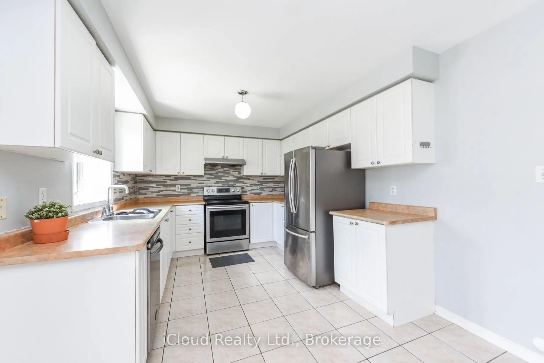 Photo 14 of 12 Bramcedar Crescent, Brampton, Northwest Sandalwood Parkway — HOMEH