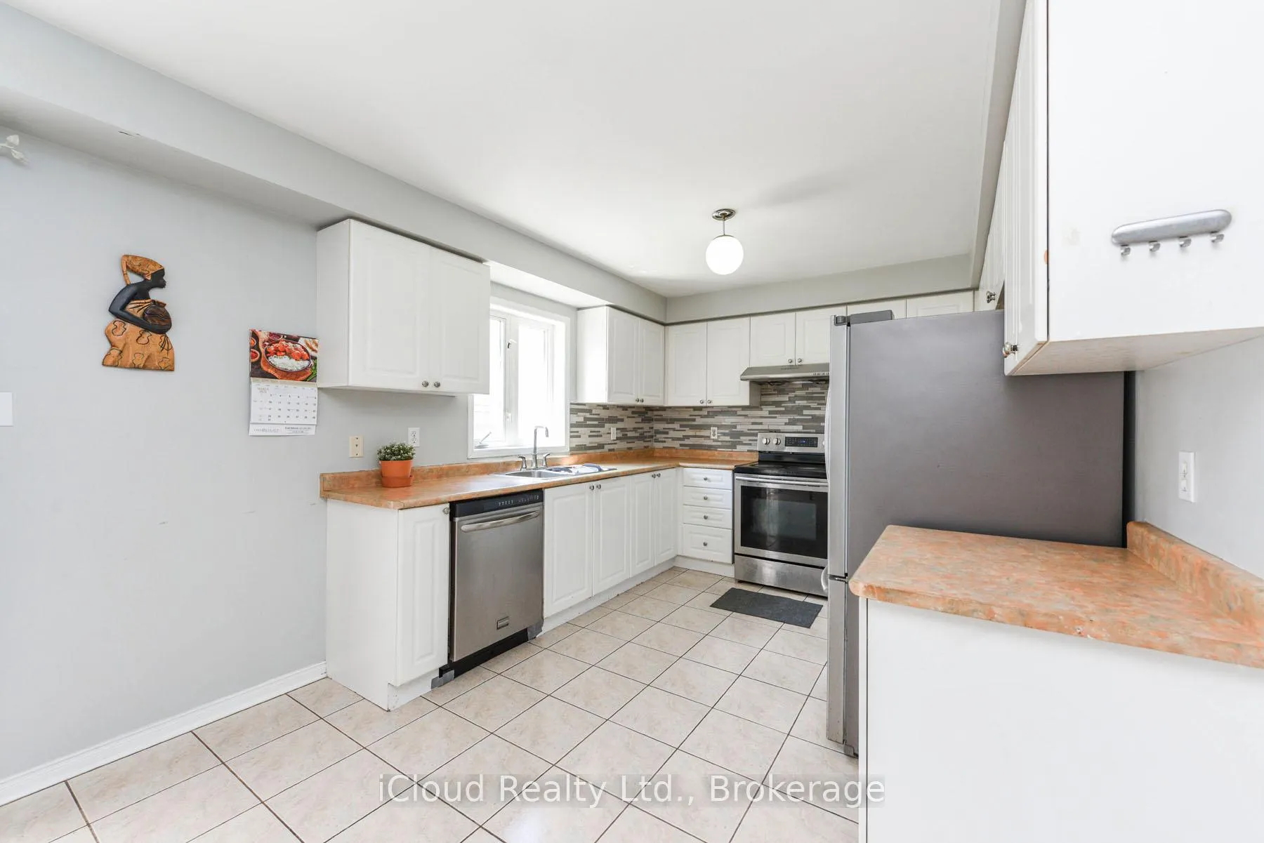 Photo 15 of 12 Bramcedar Crescent, Brampton, Northwest Sandalwood Parkway — HOMEH