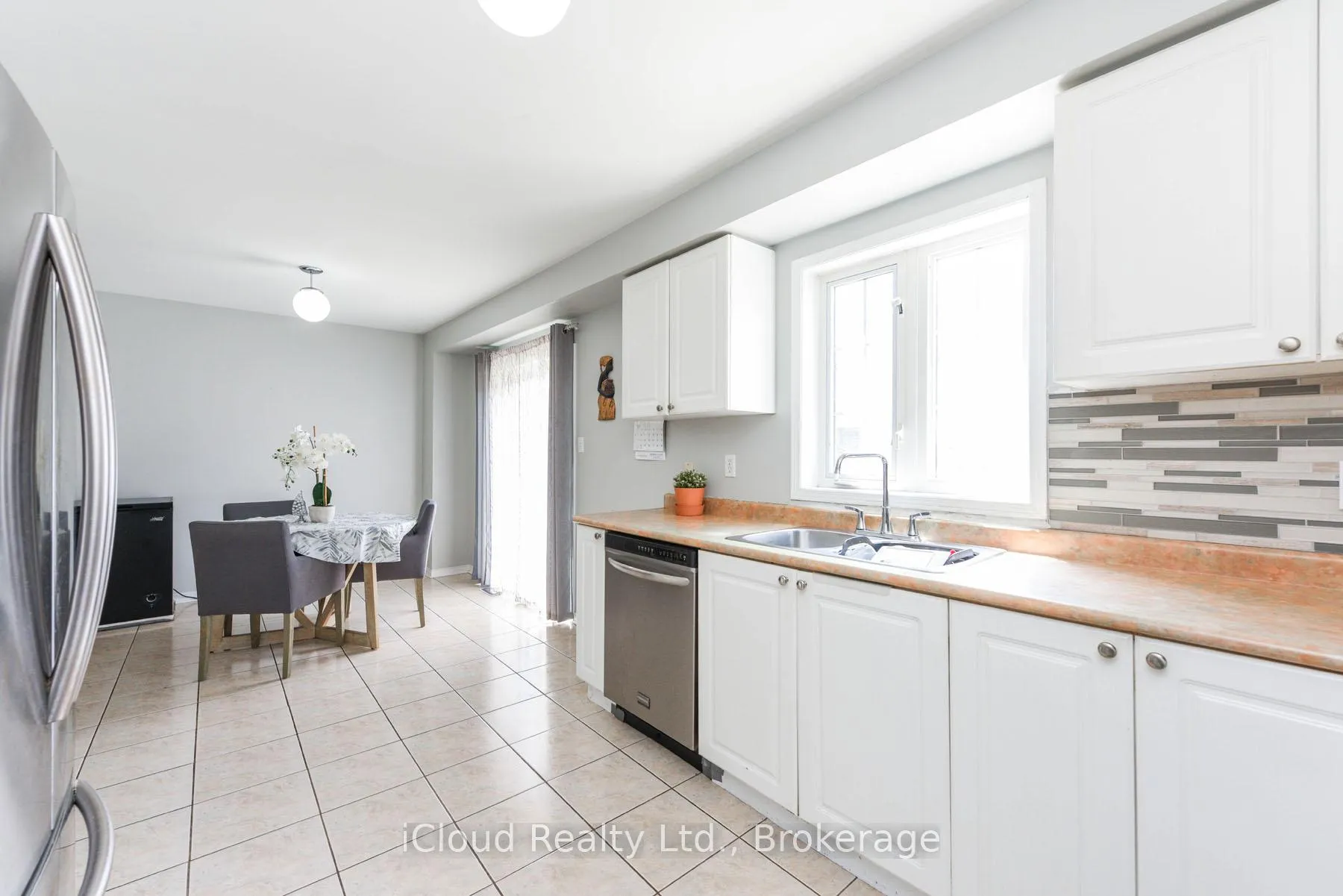 Photo 17 of 12 Bramcedar Crescent, Brampton, Northwest Sandalwood Parkway — HOMEH