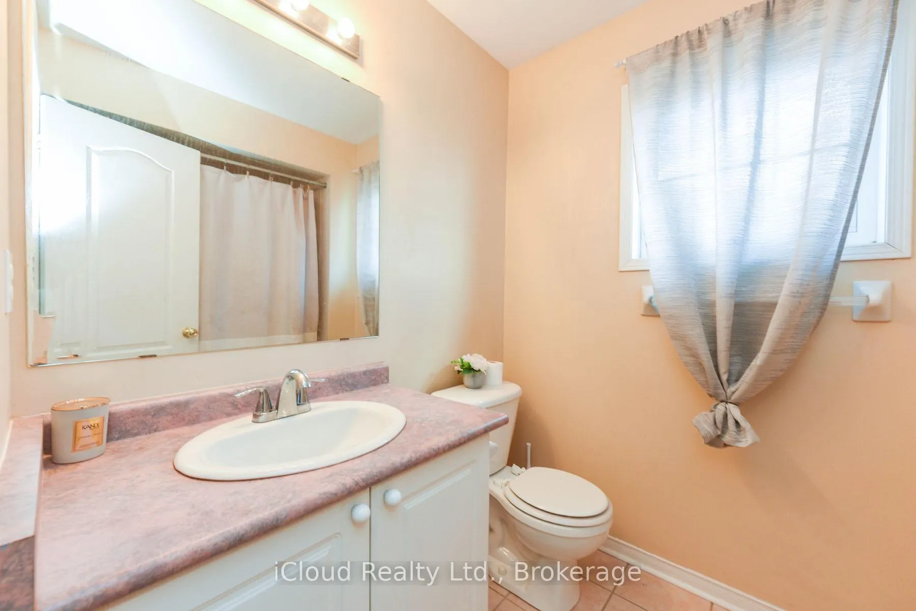 Photo 25 of 12 Bramcedar Crescent, Brampton, Northwest Sandalwood Parkway — HOMEH