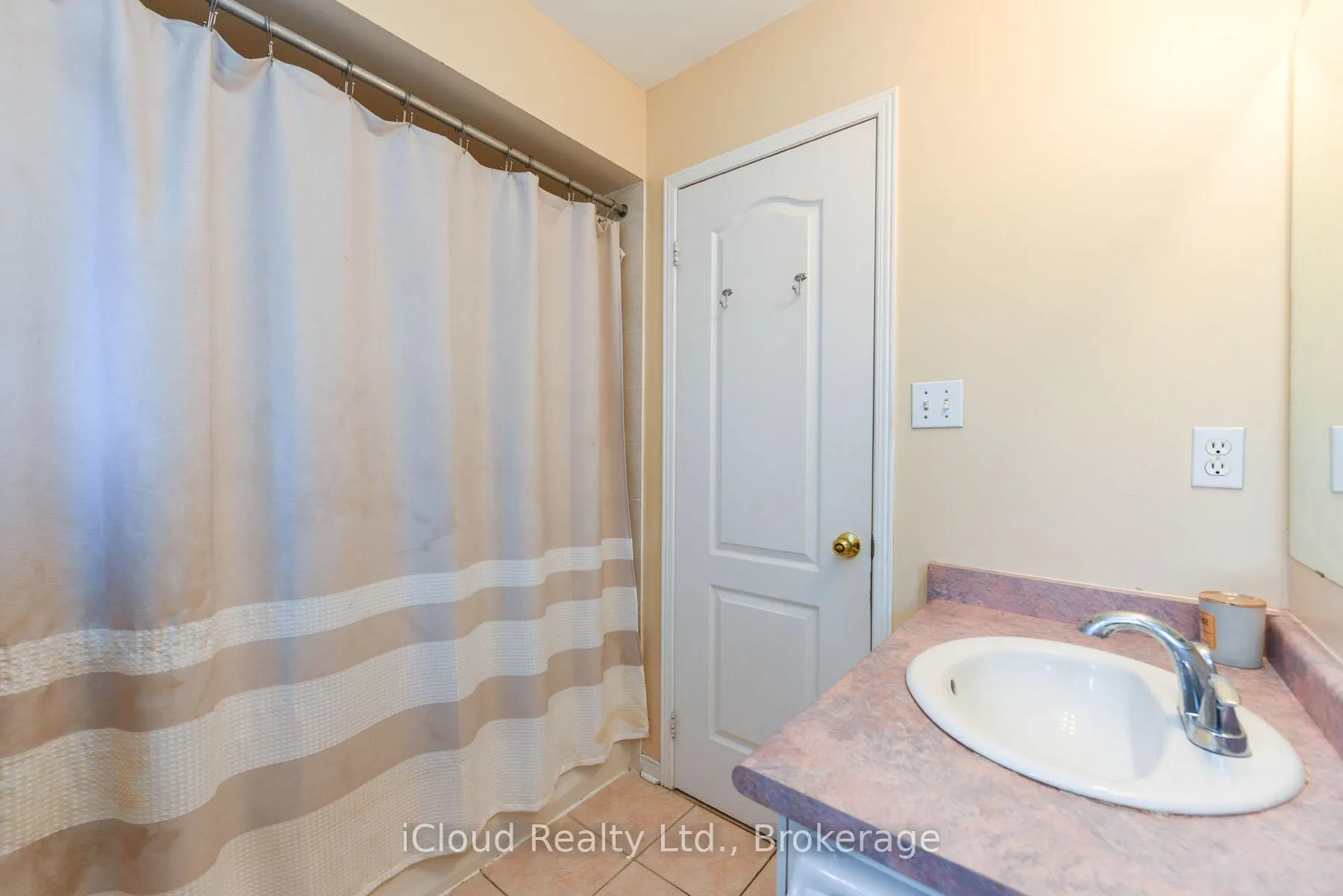 Photo 26 of 12 Bramcedar Crescent, Brampton, Northwest Sandalwood Parkway — HOMEH