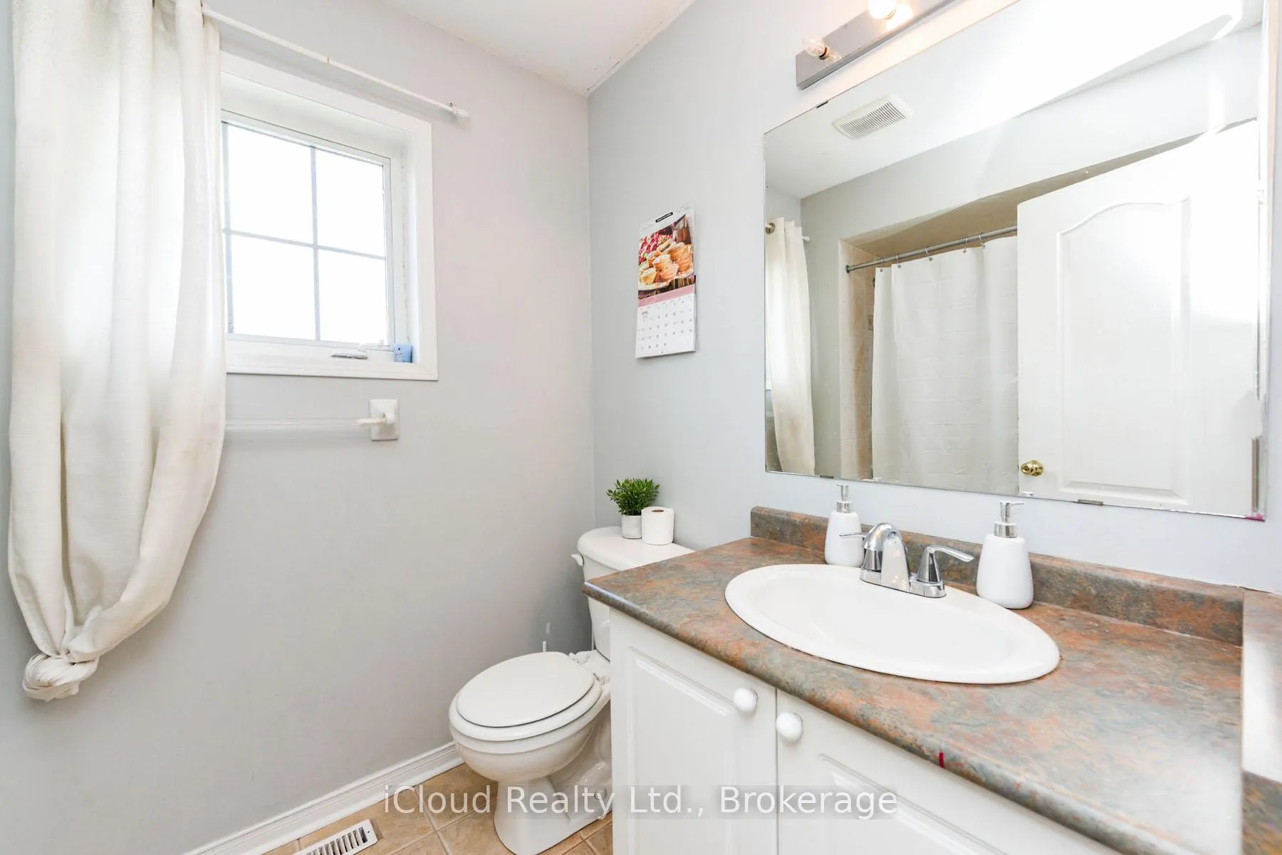 Photo 33 of 12 Bramcedar Crescent, Brampton, Northwest Sandalwood Parkway — HOMEH
