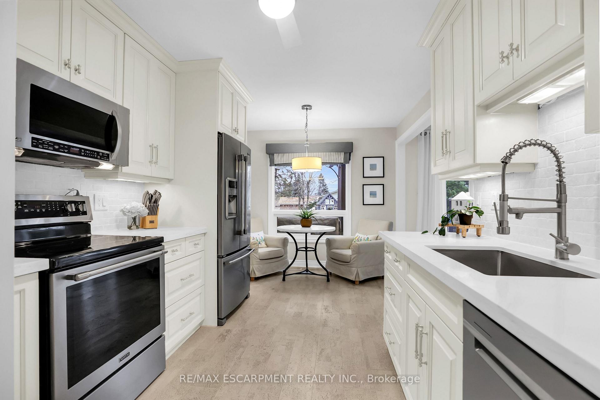 Photo 9 of 353 Lake Street, Grimsby, Grimsby Beach — HOMEH