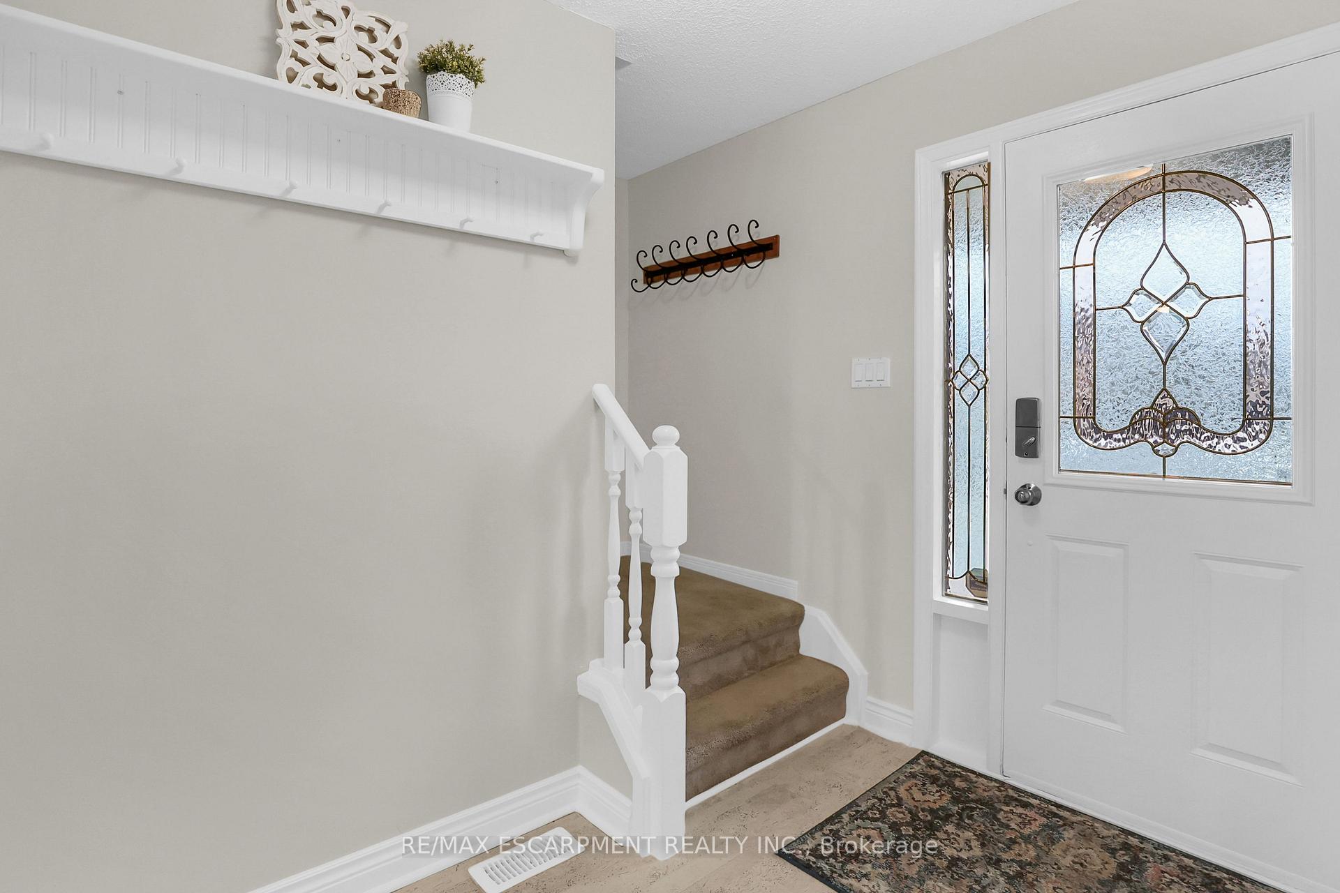 Photo 18 of 353 Lake Street, Grimsby, Grimsby Beach — HOMEH