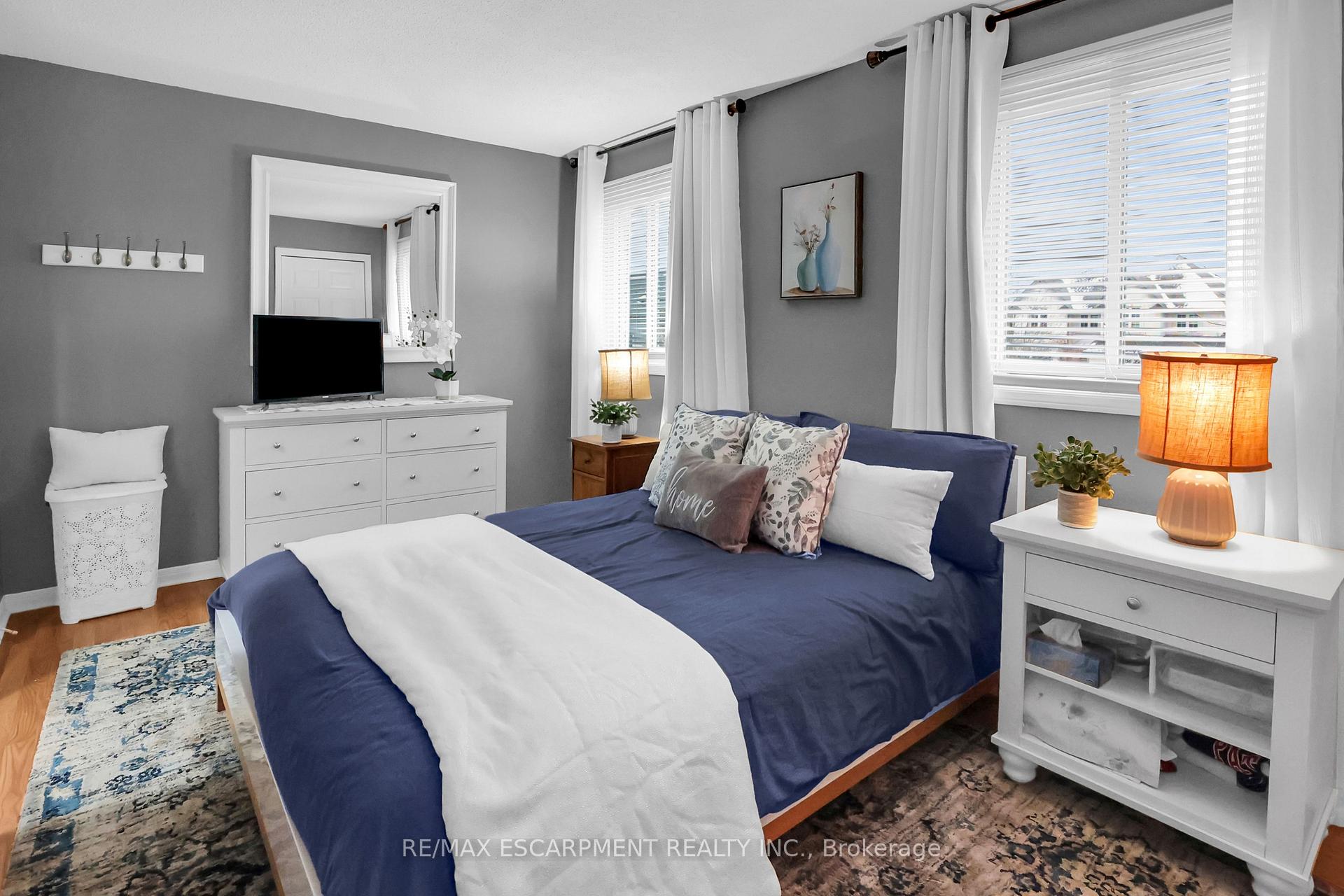 Photo 19 of 353 Lake Street, Grimsby, Grimsby Beach — HOMEH