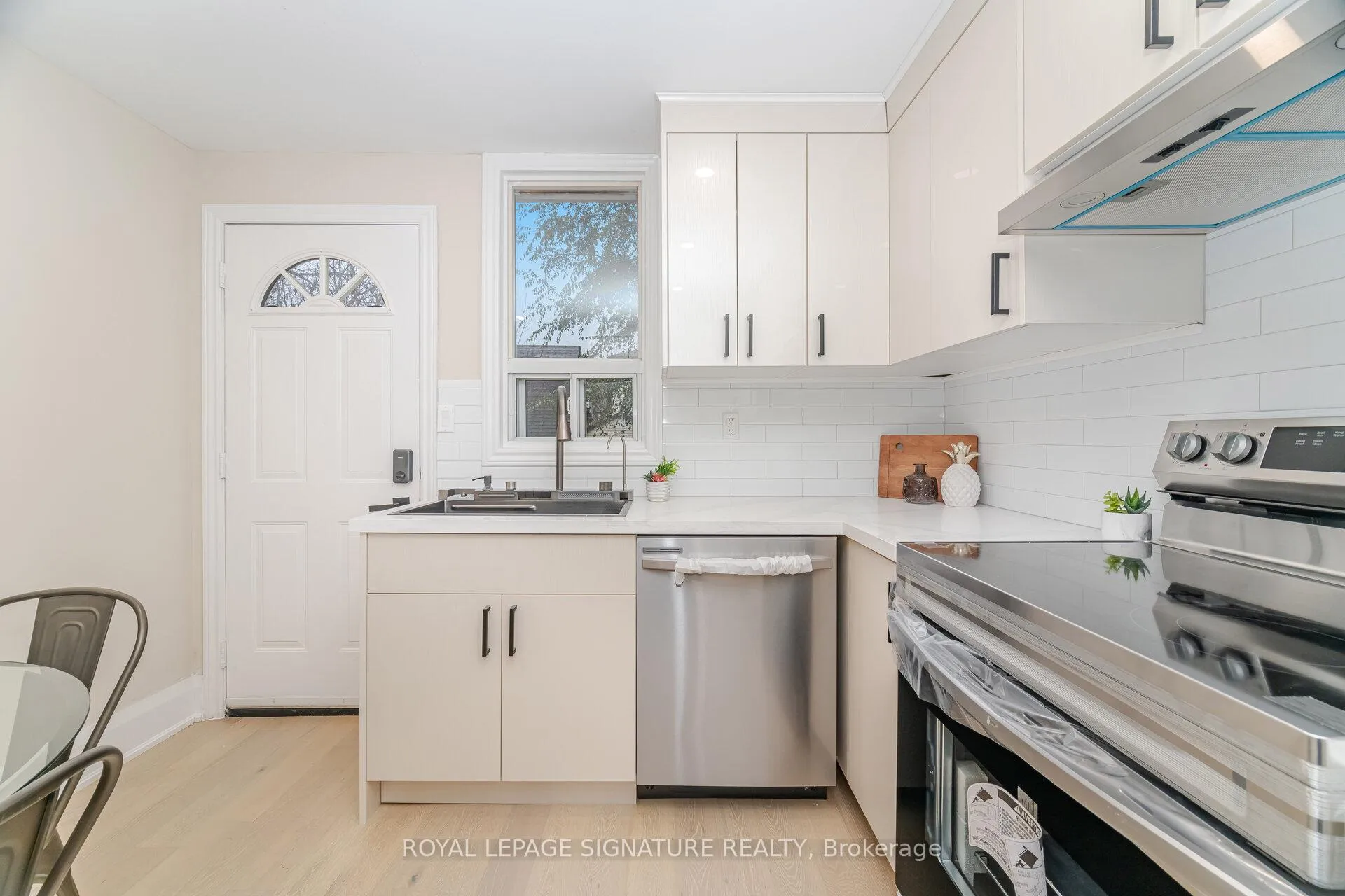 Photo 14 of 98 Birch Avenue, Hamilton, Gibson — HOMEH
