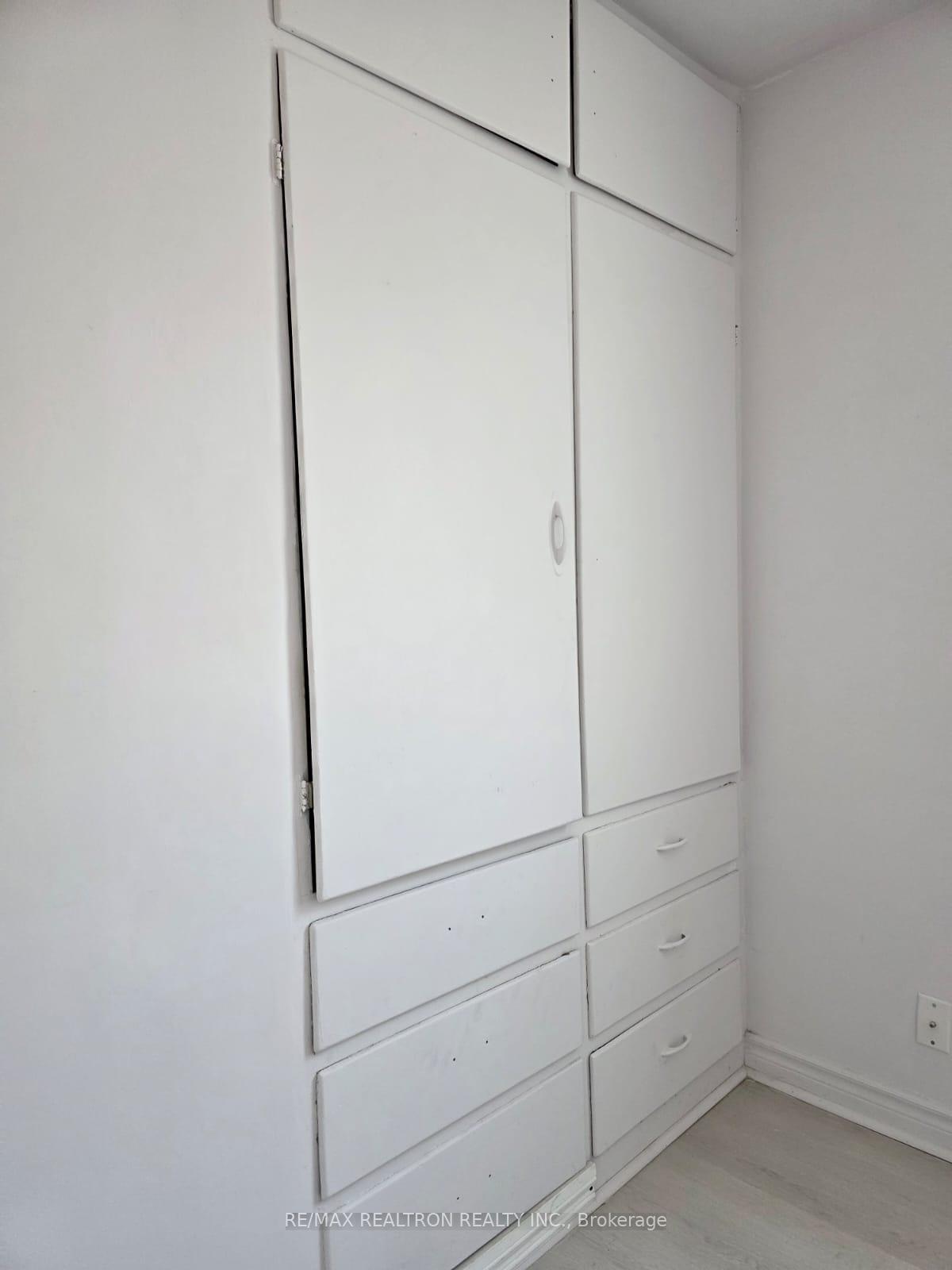 Photo 3 of Unit Apartment A, 15411 Yonge Street, Aurora, Aurora Village — HOMEH