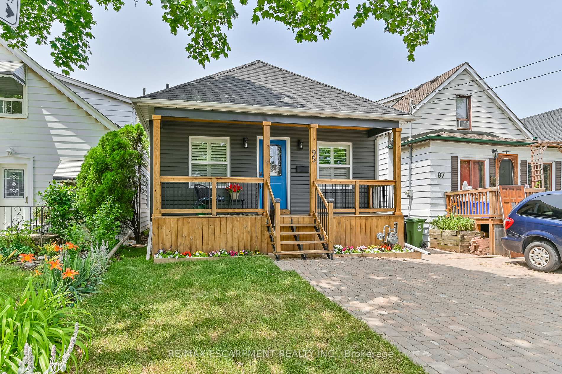 Photo 1 of 95 Houghton Avenue N, Hamilton, Crown Point — HOMEH