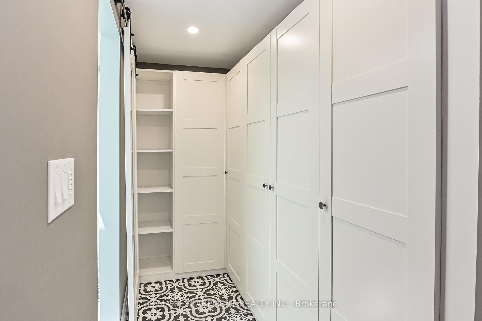 Photo 22 of 95 Houghton Avenue N, Hamilton, Crown Point — HOMEH