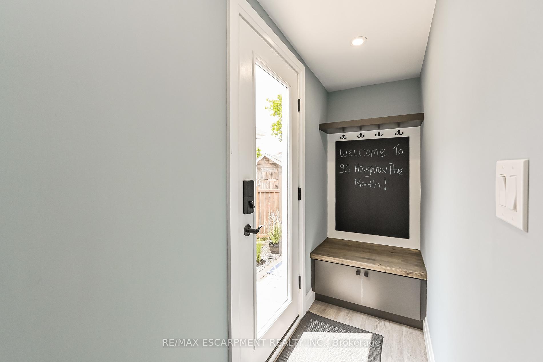 Photo 25 of 95 Houghton Avenue N, Hamilton, Crown Point — HOMEH