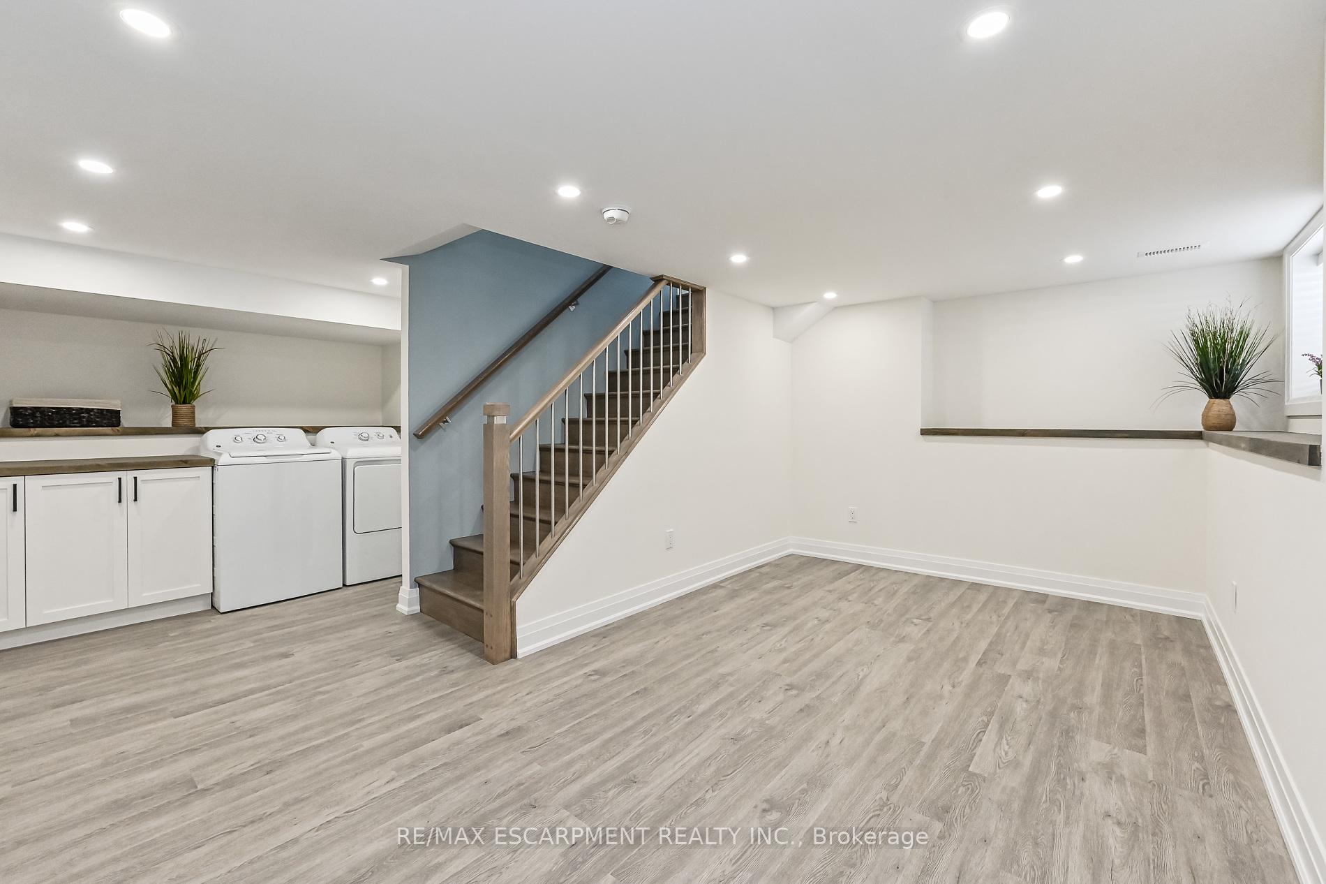 Photo 28 of 95 Houghton Avenue N, Hamilton, Crown Point — HOMEH