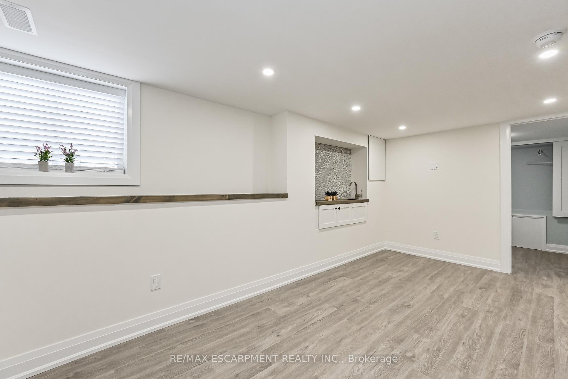 Photo 30 of 95 Houghton Avenue N, Hamilton, Crown Point — HOMEH