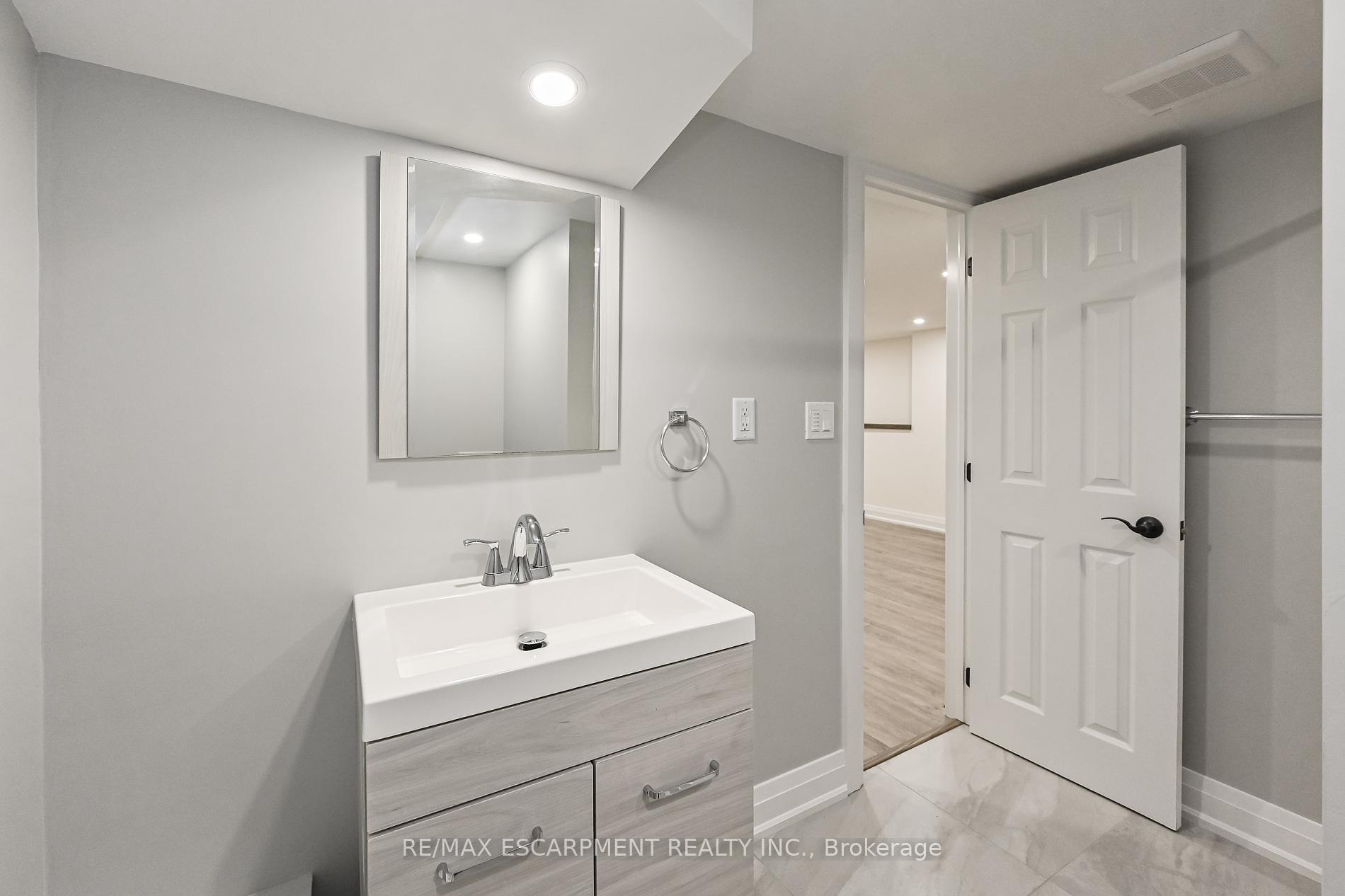 Photo 33 of 95 Houghton Avenue N, Hamilton, Crown Point — HOMEH