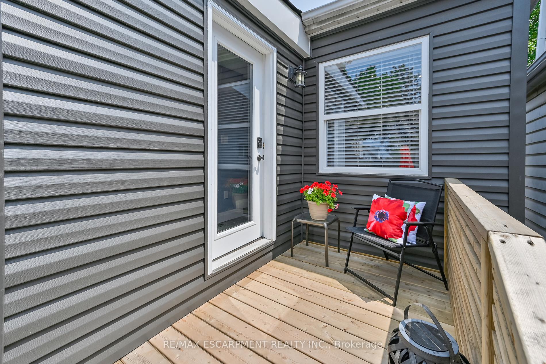 Photo 36 of 95 Houghton Avenue N, Hamilton, Crown Point — HOMEH
