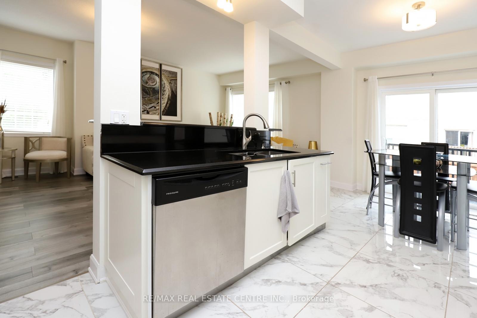 Photo 7 of Unit 53, 8 Lakelawn Road, Grimsby, Grimsby Beach — HOMEH
