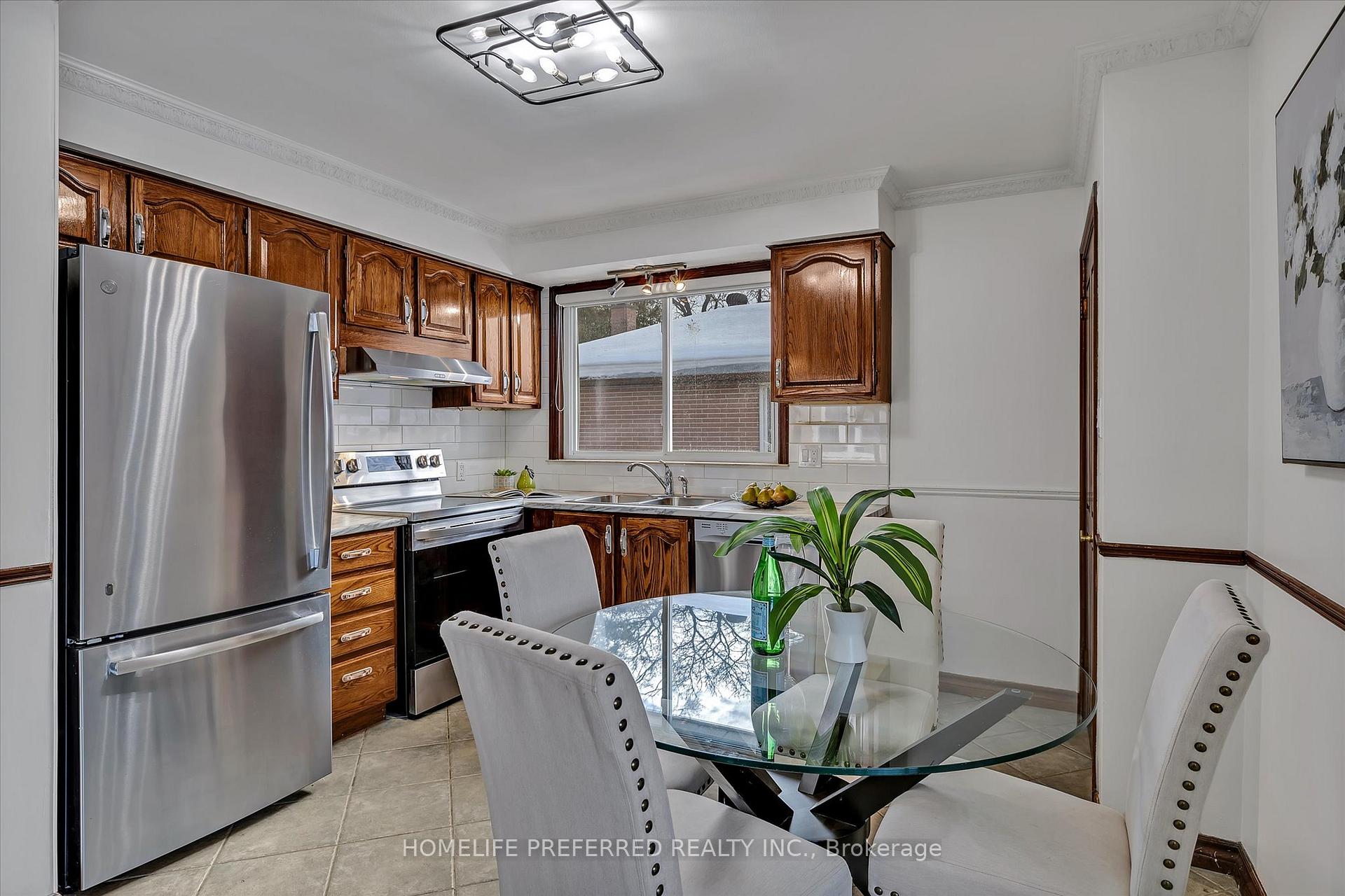 Photo 10 of 263 Clarke Drive, Peterborough, Northcrest Ward 5 — HOMEH