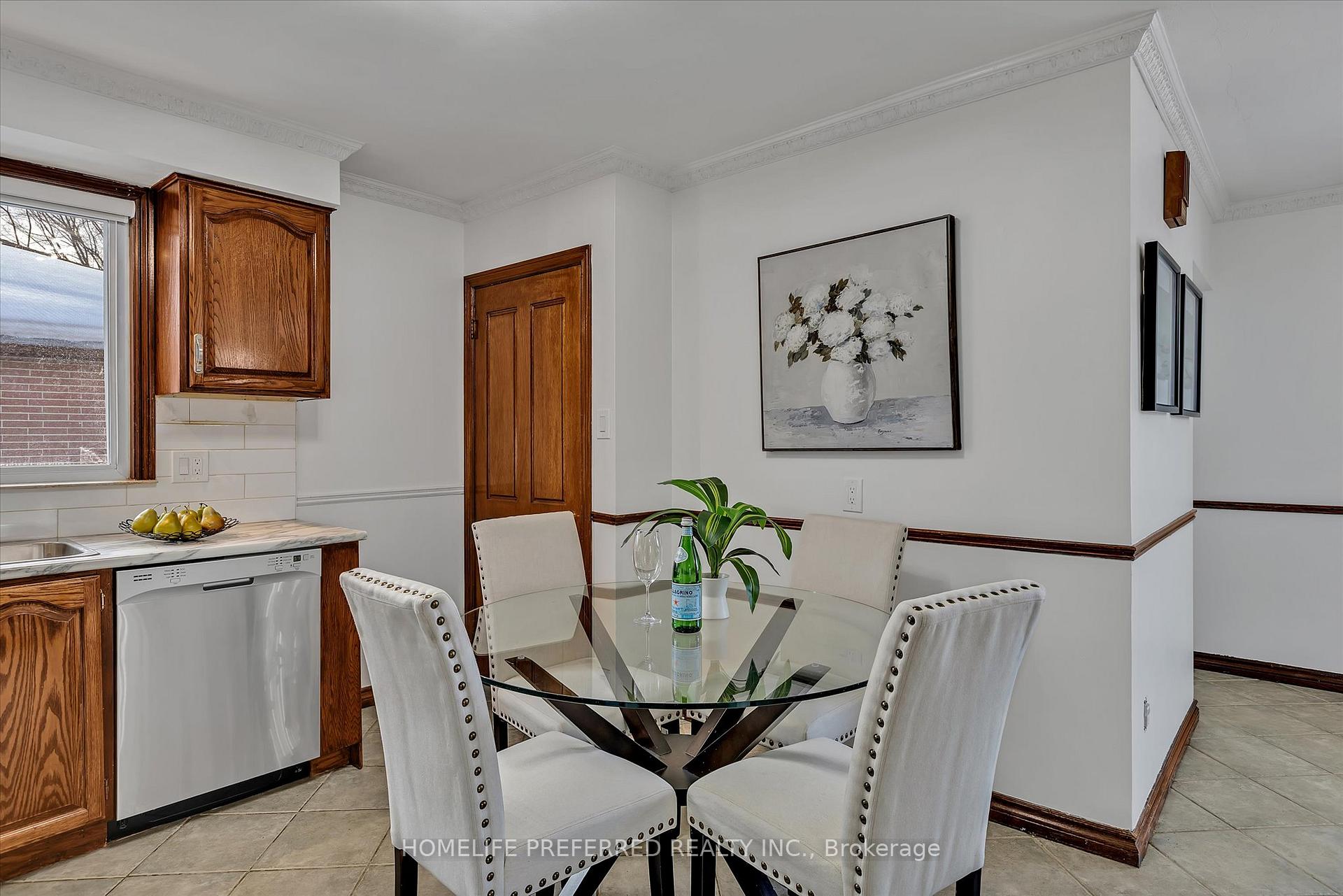 Photo 14 of 263 Clarke Drive, Peterborough, Northcrest Ward 5 — HOMEH