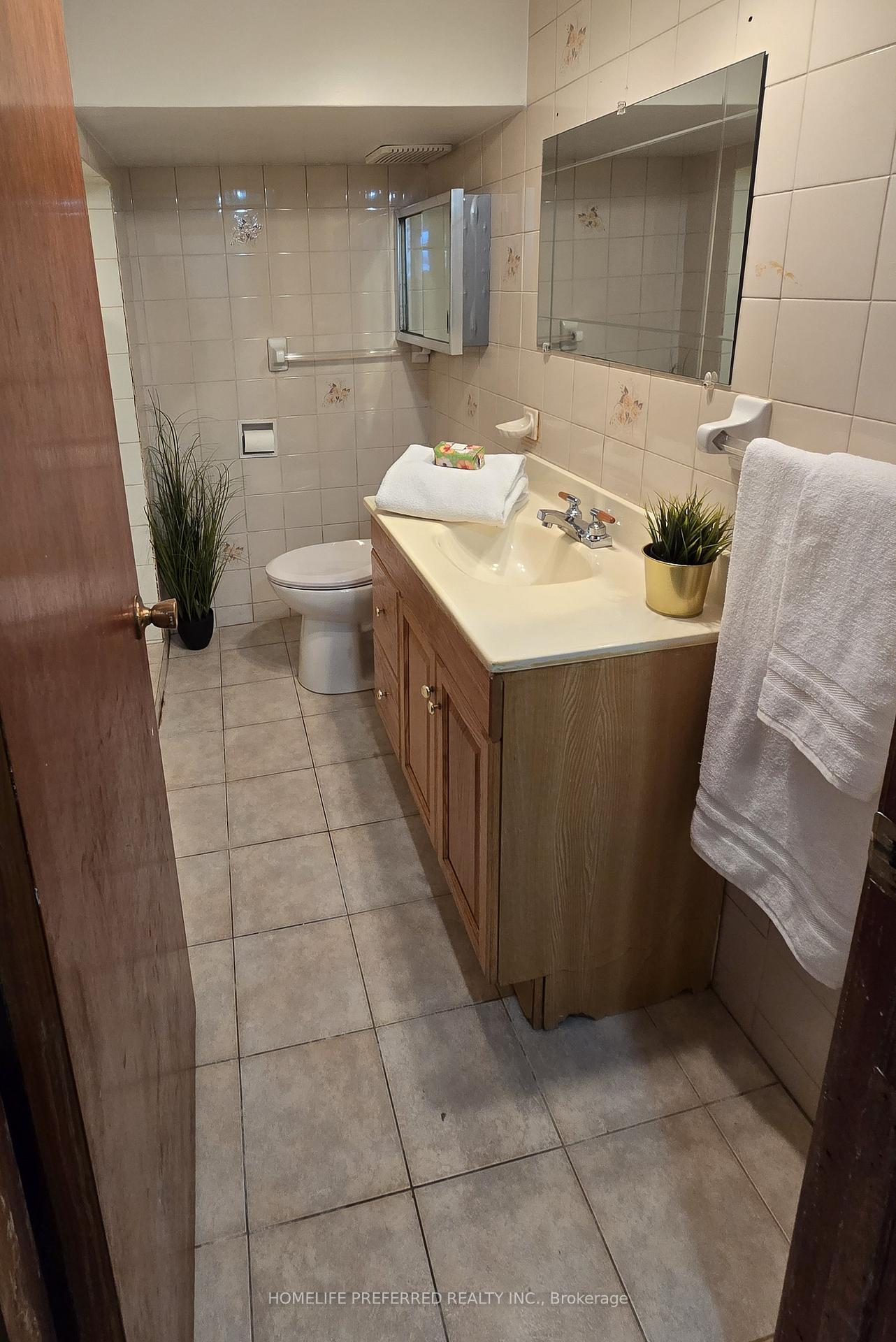 Photo 36 of 263 Clarke Drive, Peterborough, Northcrest Ward 5 — HOMEH