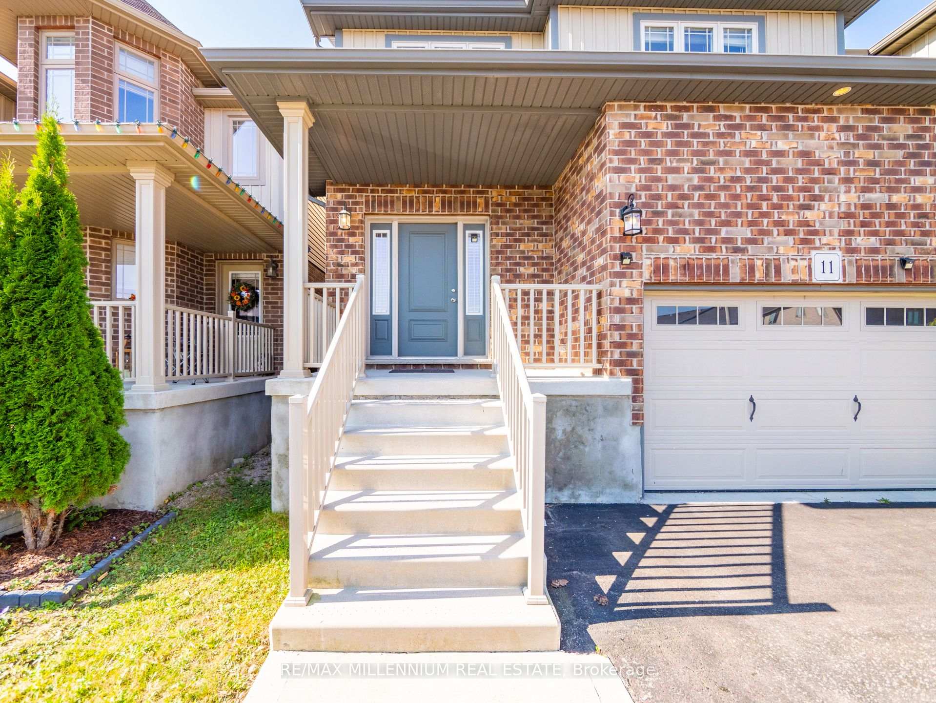 Photo 3 of Unit #2, 11 Burcombe Cross UPPER, Guelph, Pineridge/Westminster Woods — HOMEH
