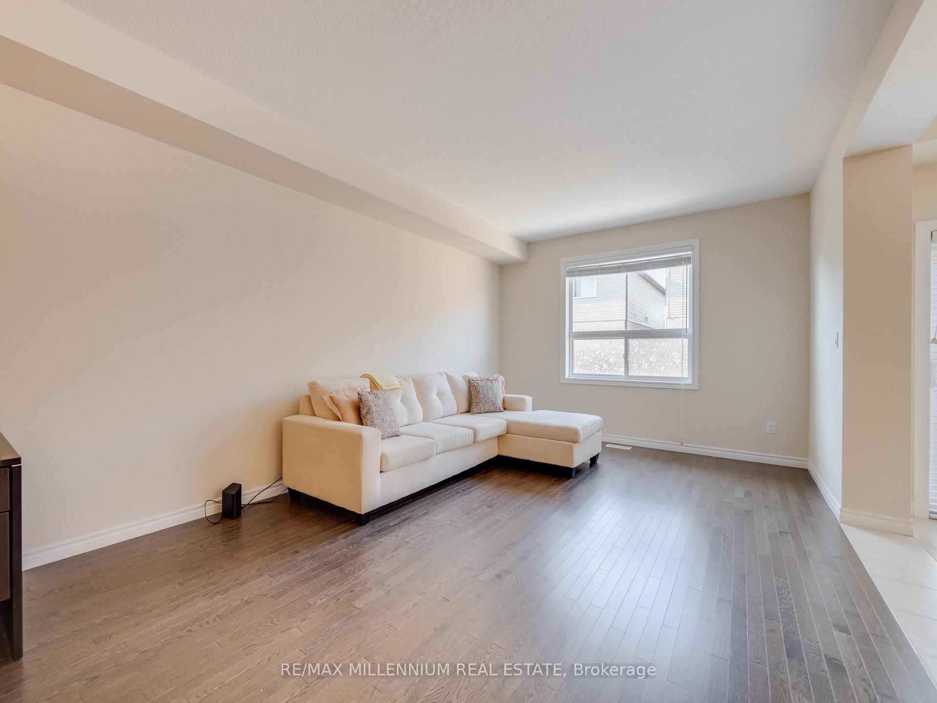 Photo 9 of Unit #2, 11 Burcombe Cross UPPER, Guelph, Pineridge/Westminster Woods — HOMEH
