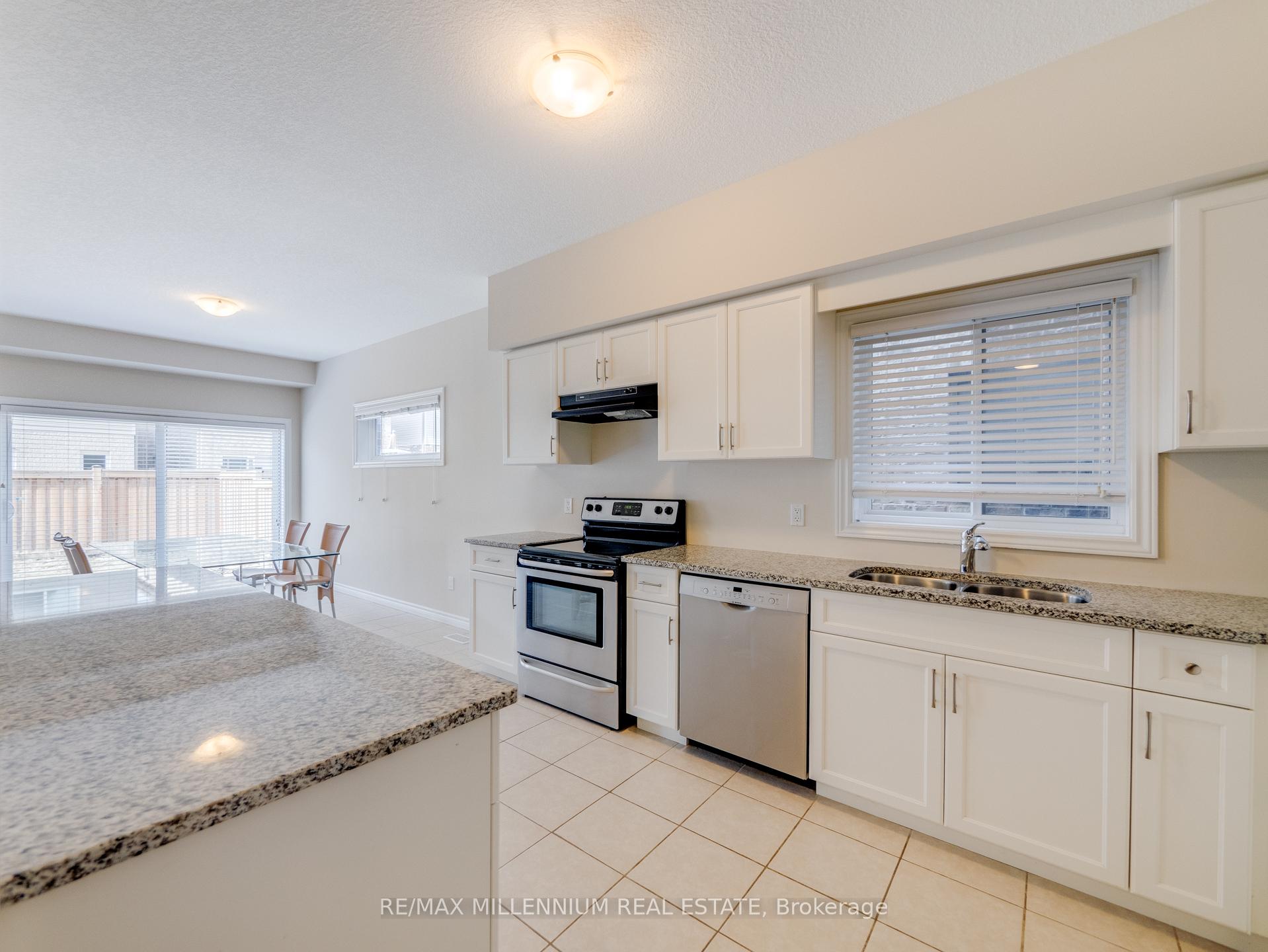 Photo 15 of Unit #2, 11 Burcombe Cross UPPER, Guelph, Pineridge/Westminster Woods — HOMEH