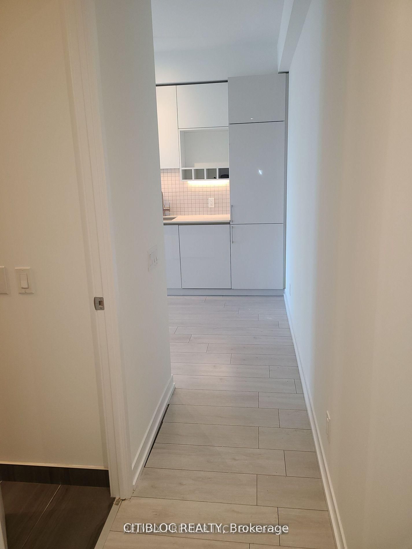 Photo 3 of Unit 5010, 950 Portage Pkwy, Vaughan, Concord — HOMEH