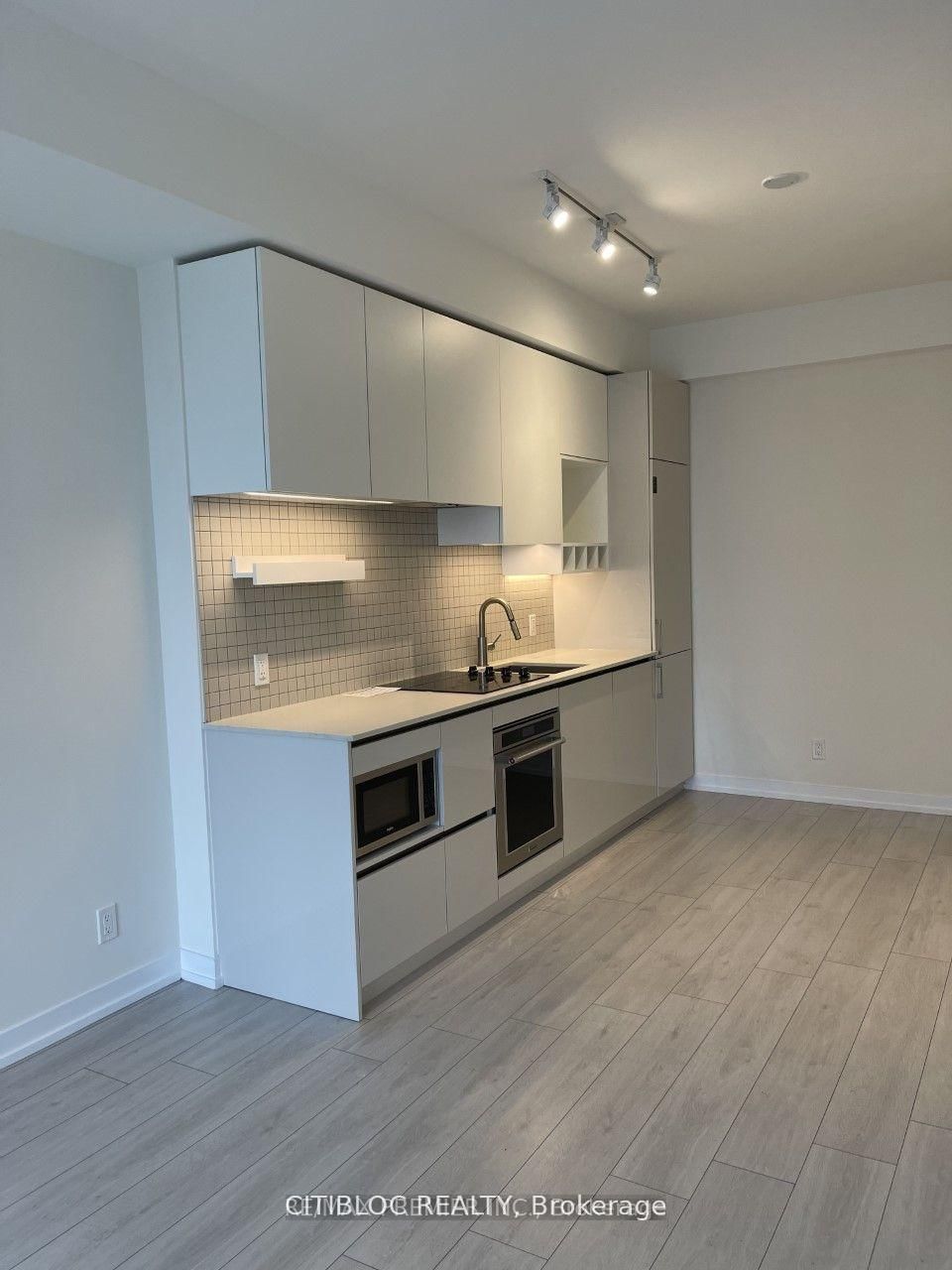 Photo 2 of Unit 5010, 950 Portage Pkwy, Vaughan, Concord — HOMEH