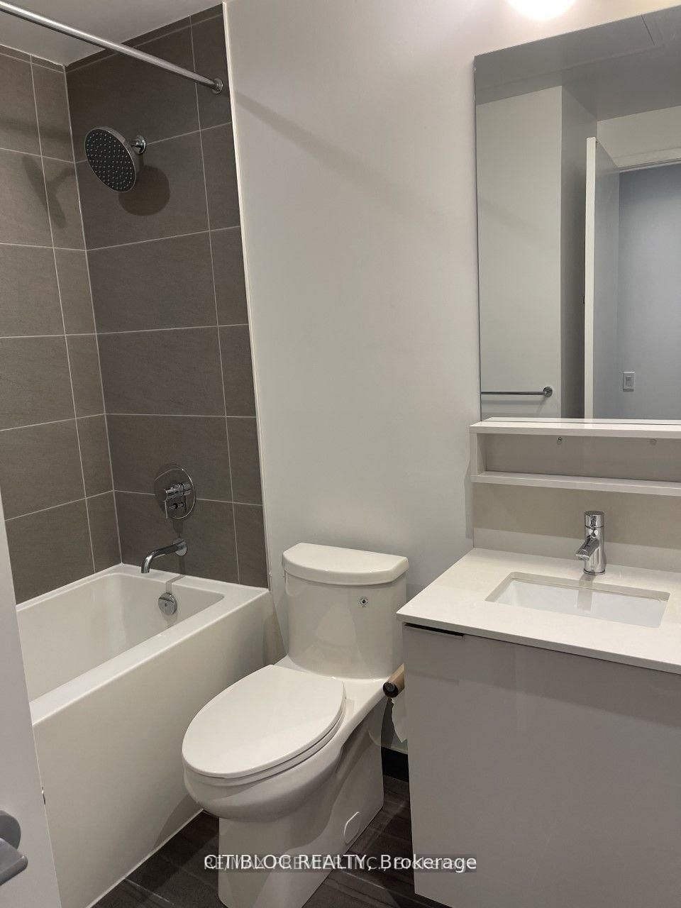 Photo 7 of Unit 5010, 950 Portage Pkwy, Vaughan, Concord — HOMEH
