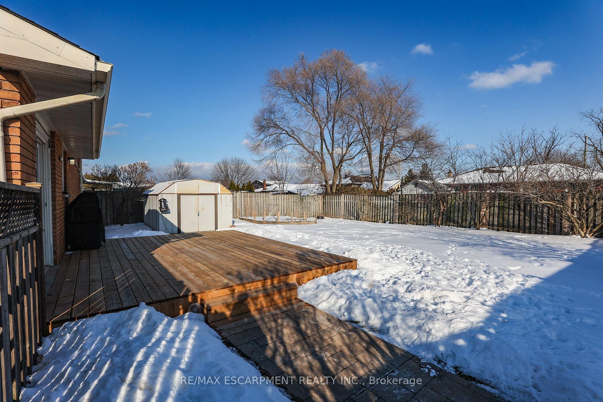 Photo 10 of 39 Diana Avenue, Grimsby, Grimsby Beach — HOMEH