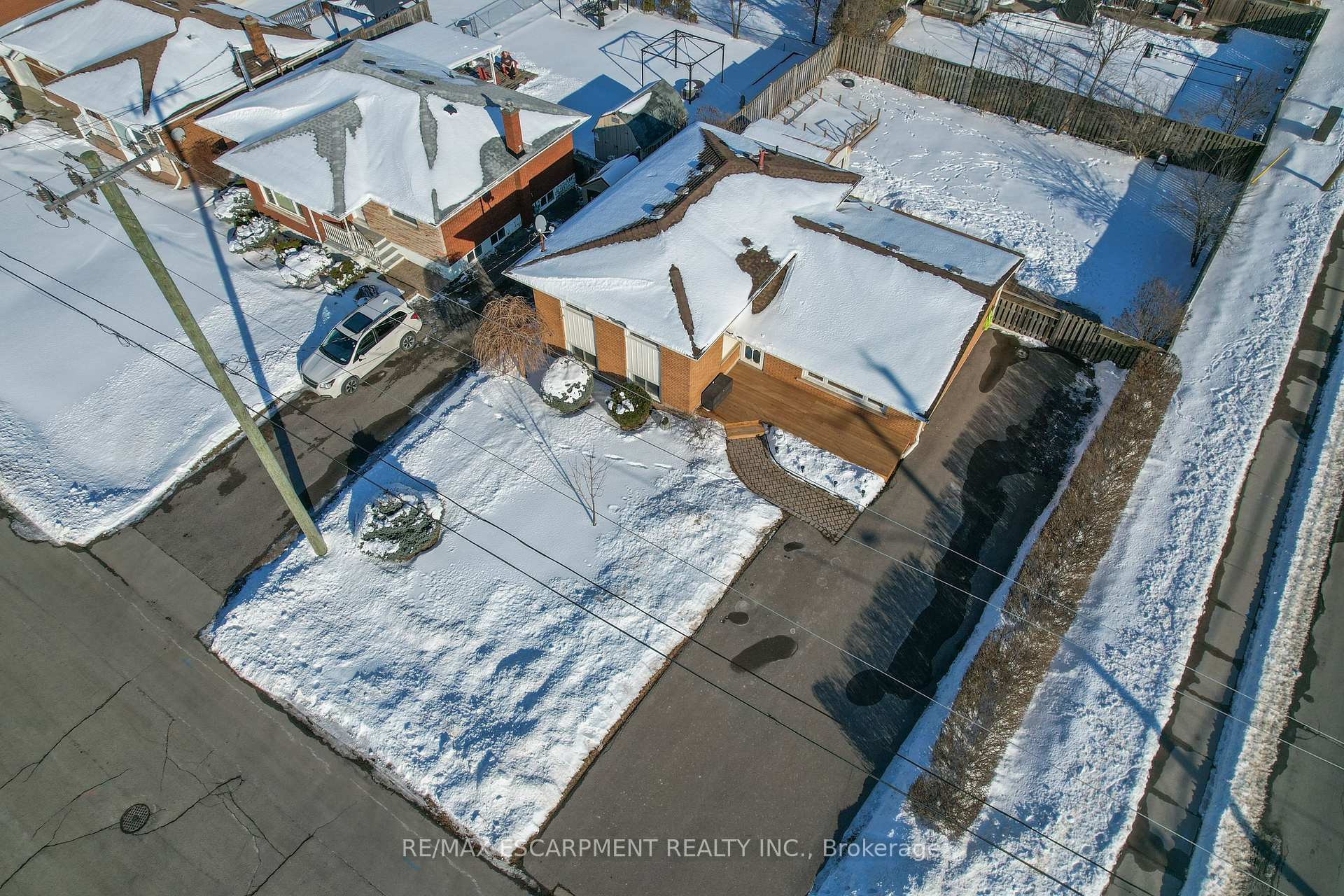 Photo 24 of 39 Diana Avenue, Grimsby, Grimsby Beach — HOMEH